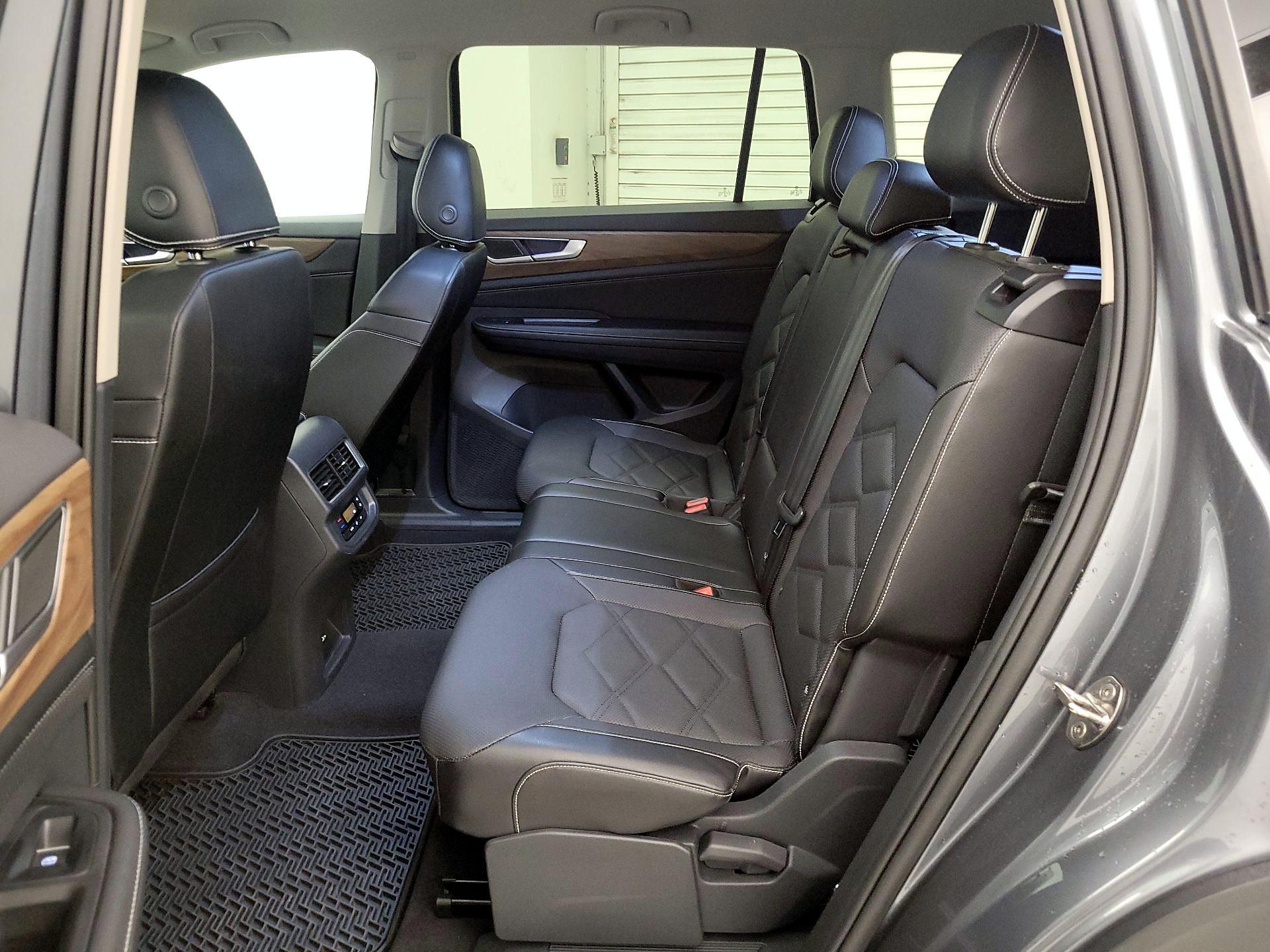 Thumbnail: 2024 Volkswagen Atlas - 19