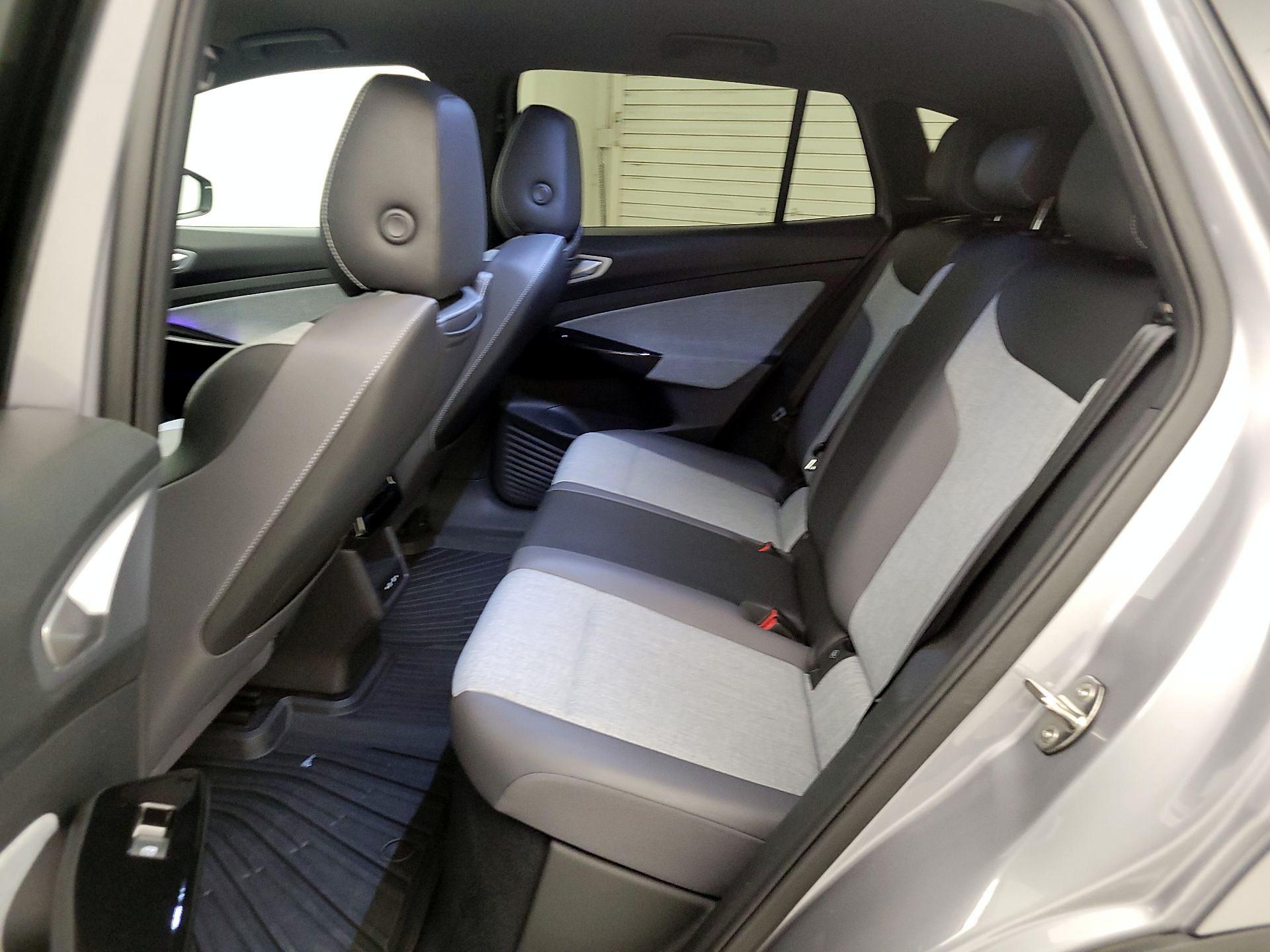 Thumbnail: 2023 Volkswagen ID.4 - 19