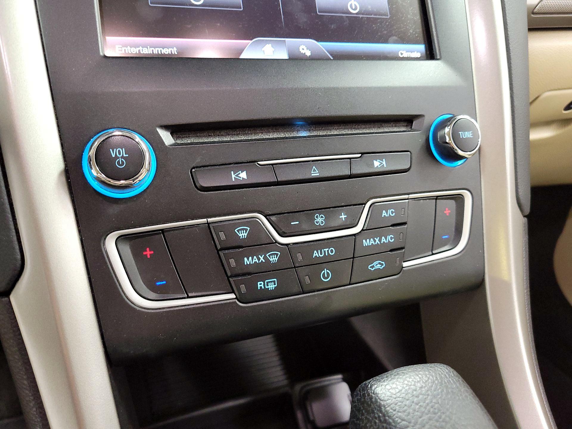 Thumbnail: 2016 Ford Fusion - 14