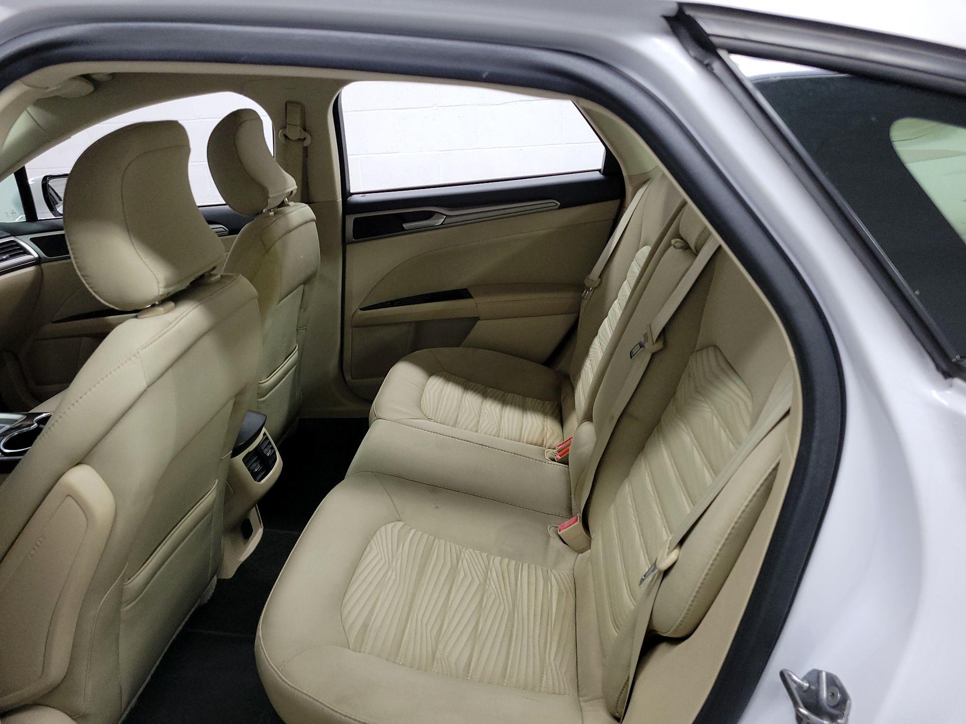 Thumbnail: 2016 Ford Fusion - 16