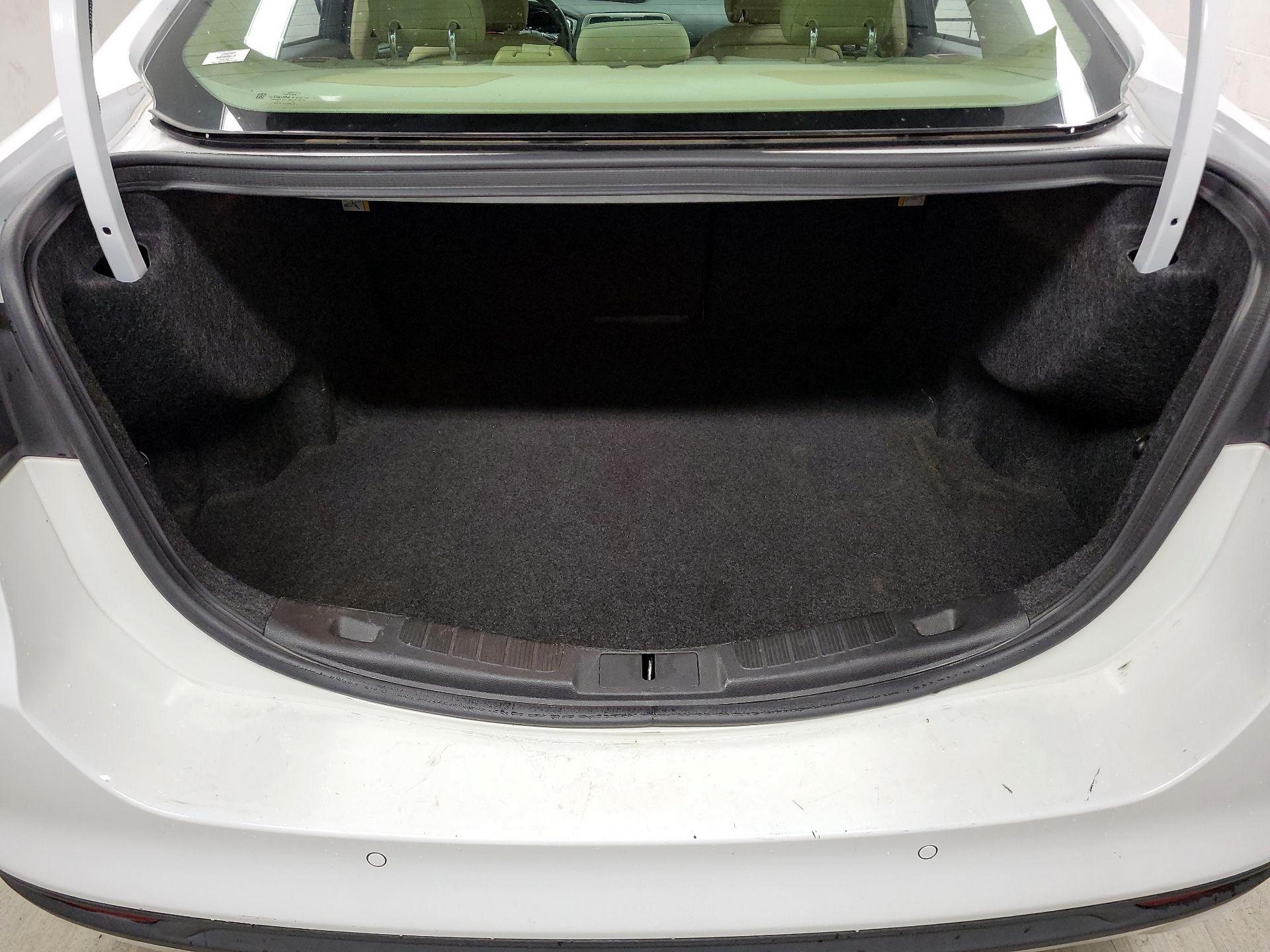 Thumbnail: 2016 Ford Fusion - 17