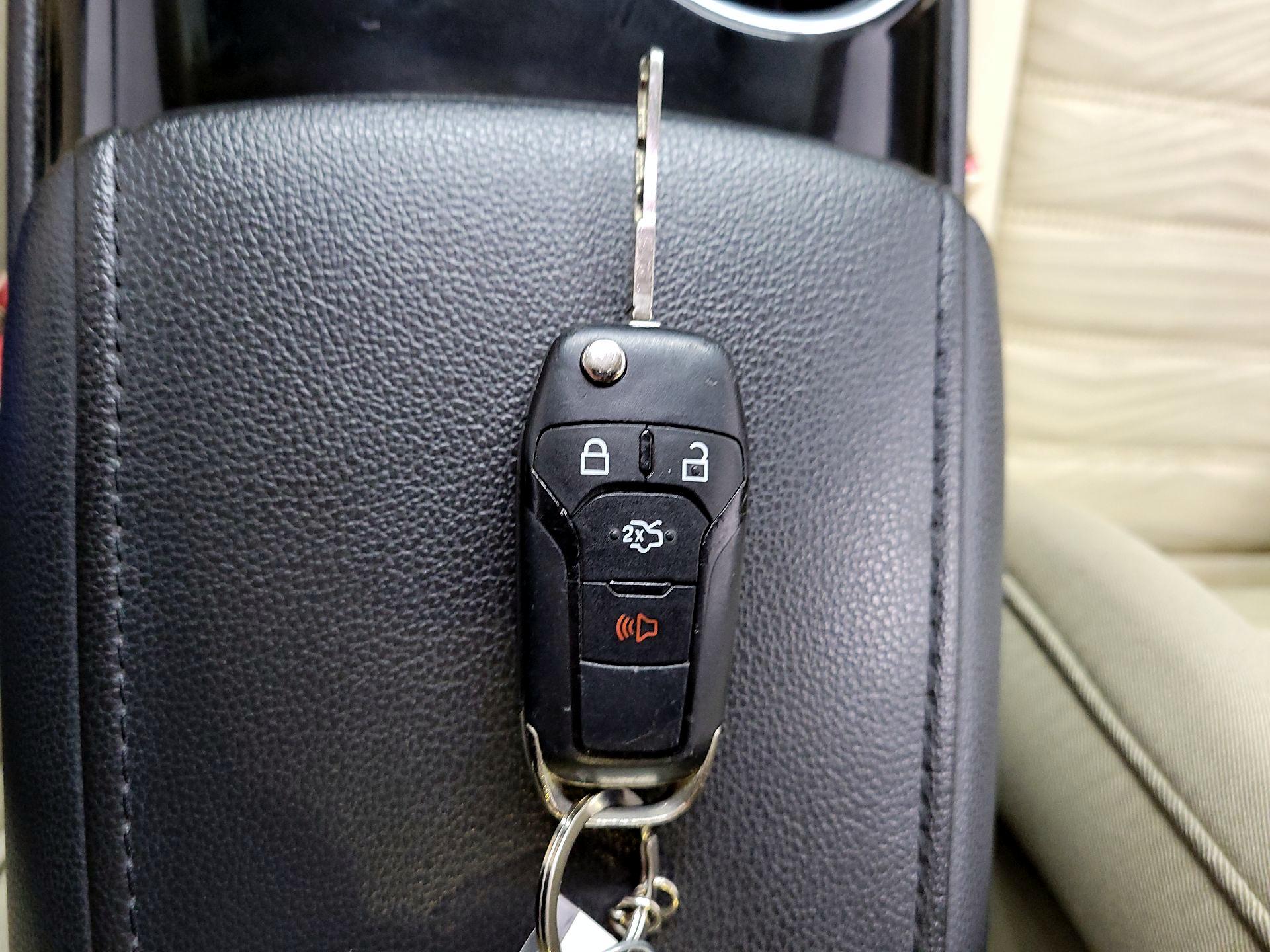 Thumbnail: 2016 Ford Fusion - 19