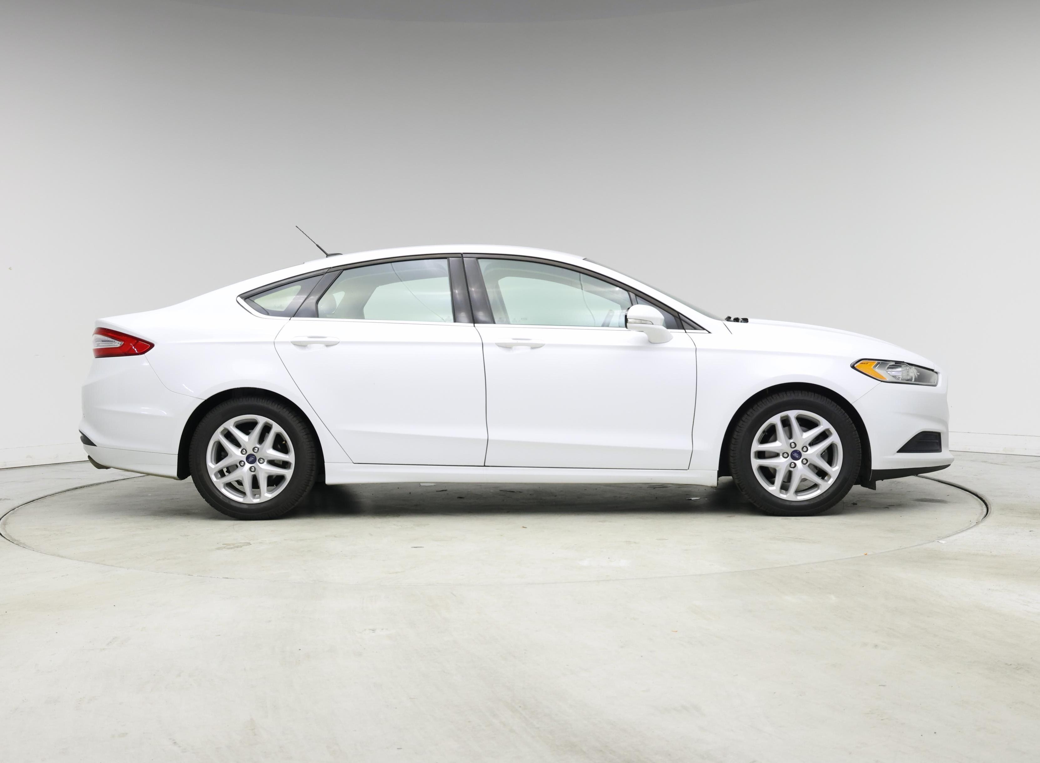 Thumbnail: 2016 Ford Fusion - 7