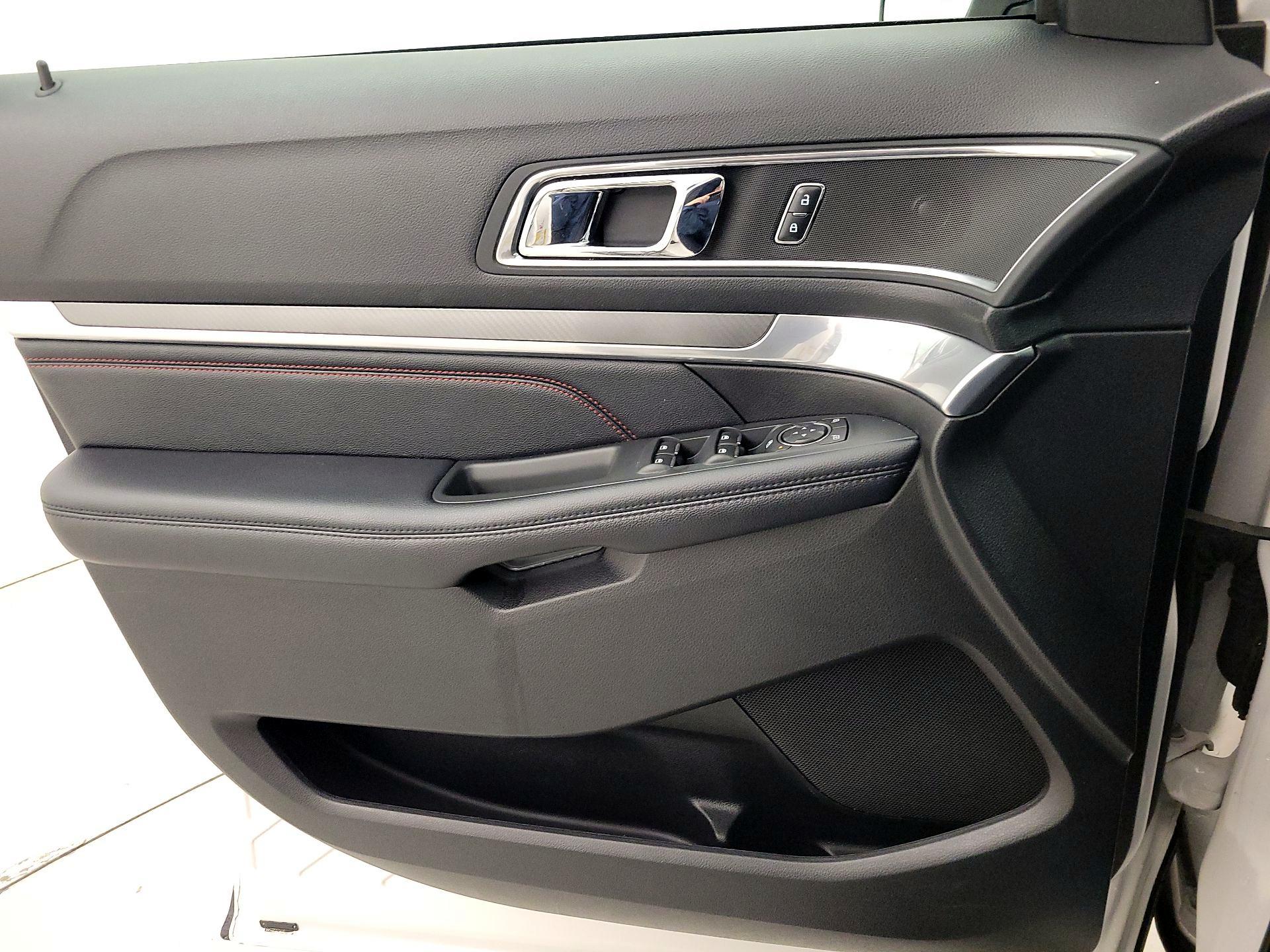 Thumbnail: 2018 Ford Explorer - 12