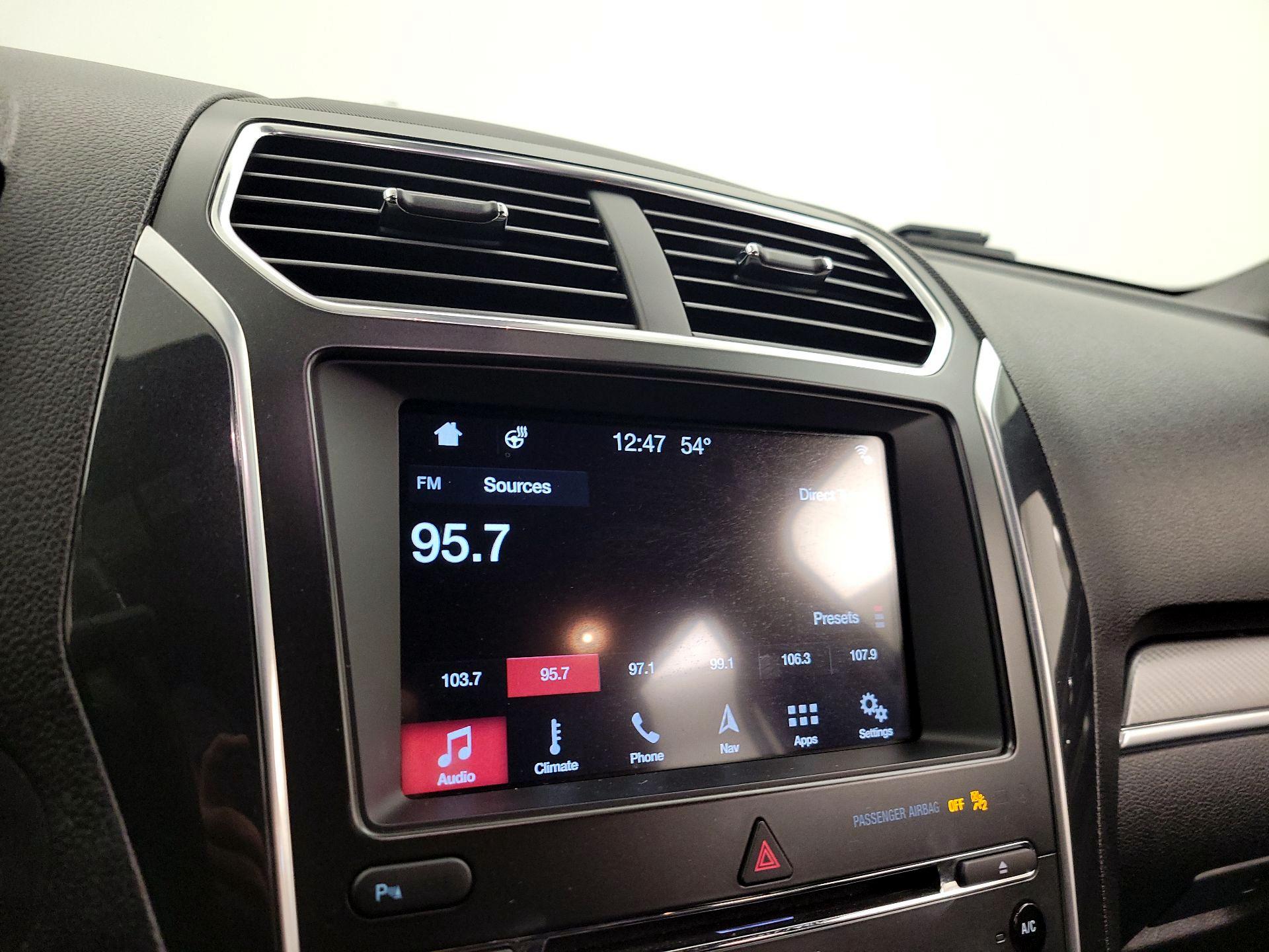 Thumbnail: 2018 Ford Explorer - 15