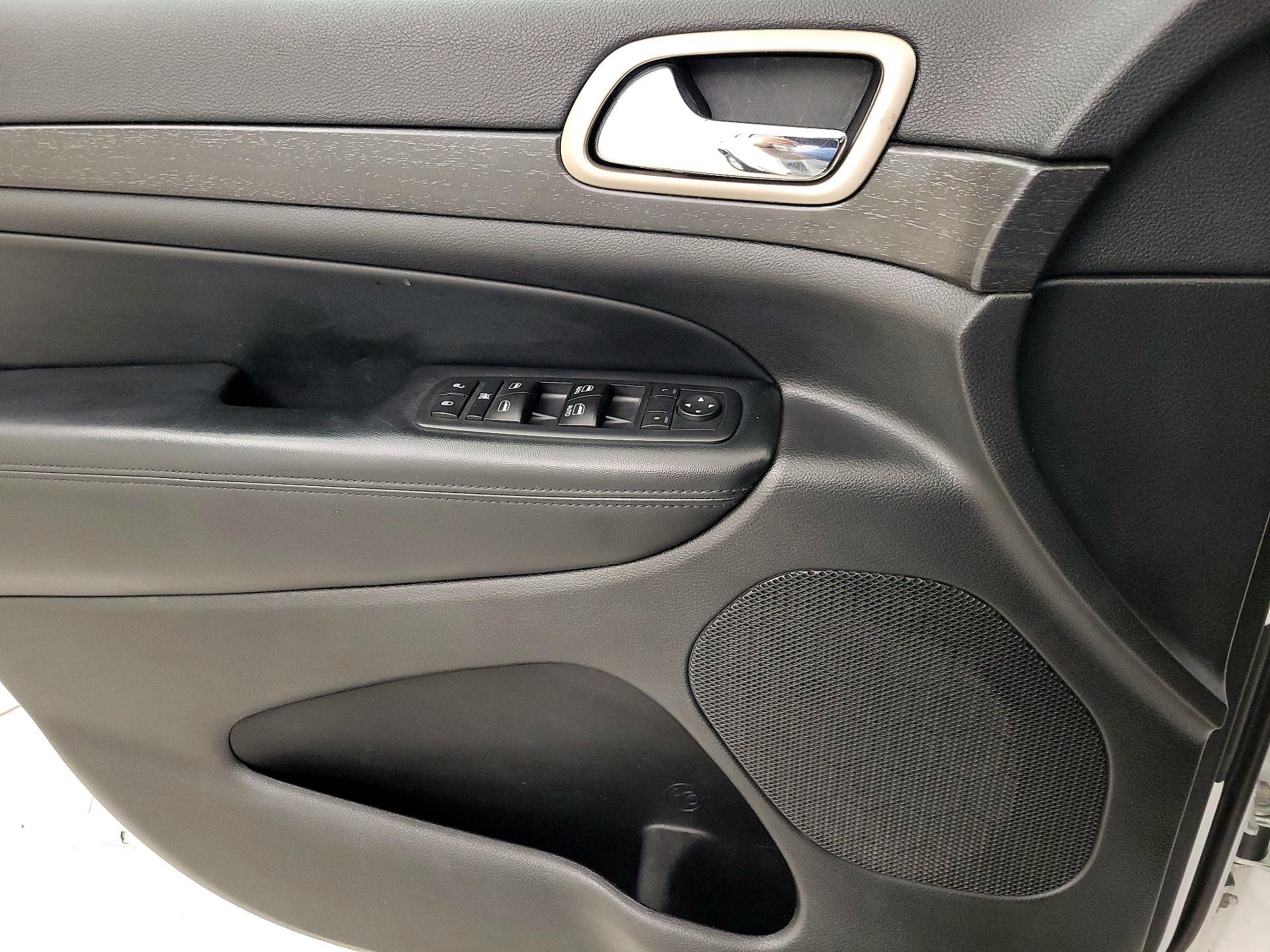 Thumbnail: 2017 Jeep Grand Cherokee - 12