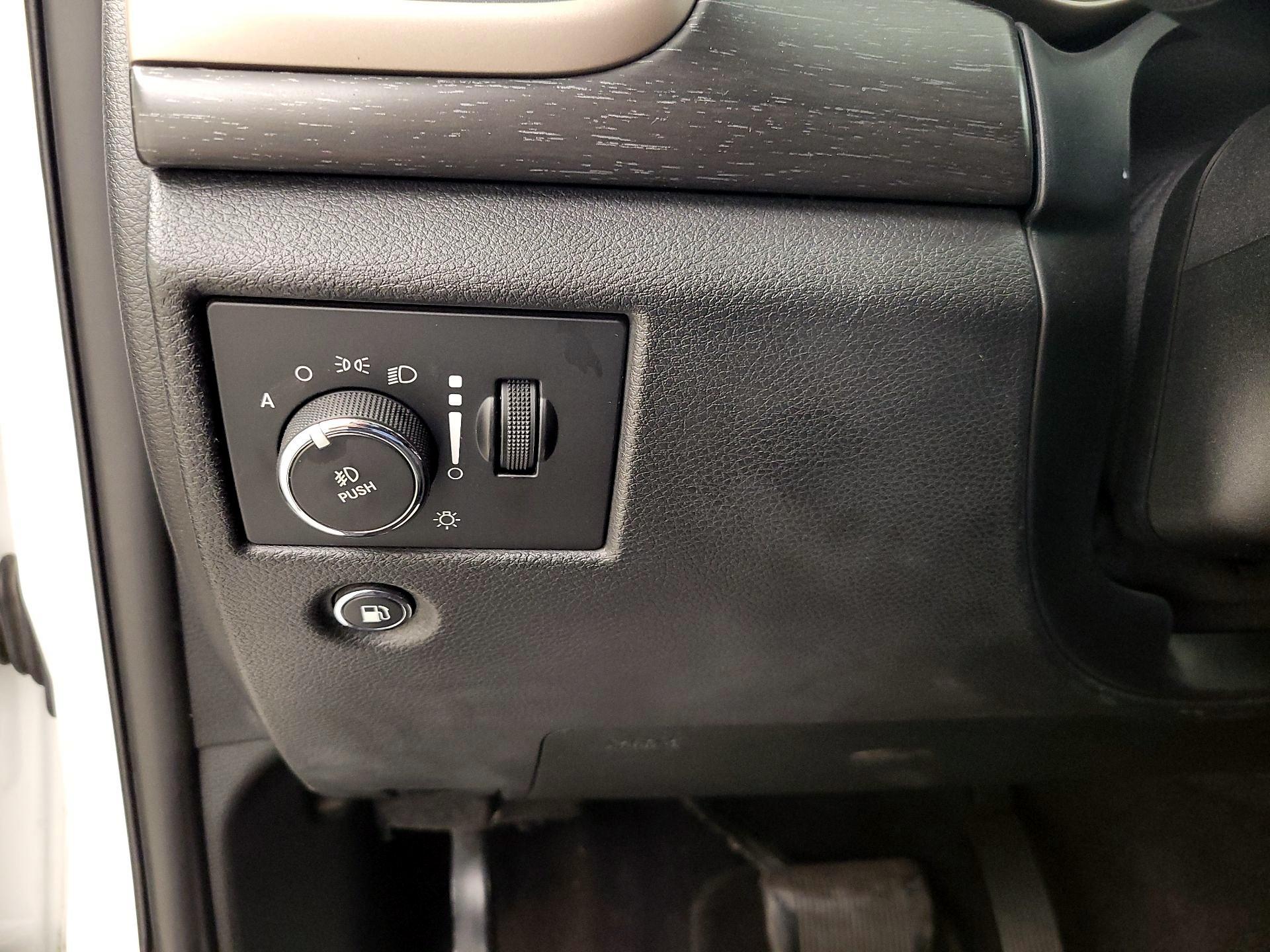 Thumbnail: 2017 Jeep Grand Cherokee - 13