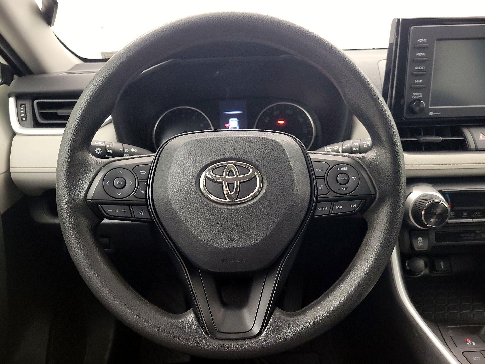 Thumbnail: 2021 Toyota RAV4 - 10