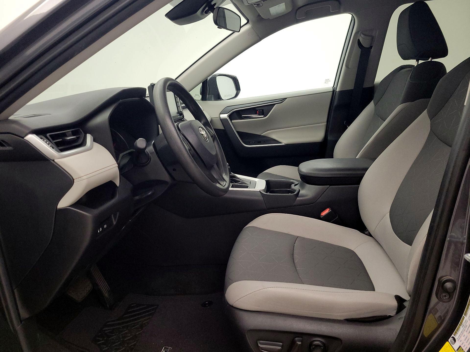 Thumbnail: 2021 Toyota RAV4 - 11