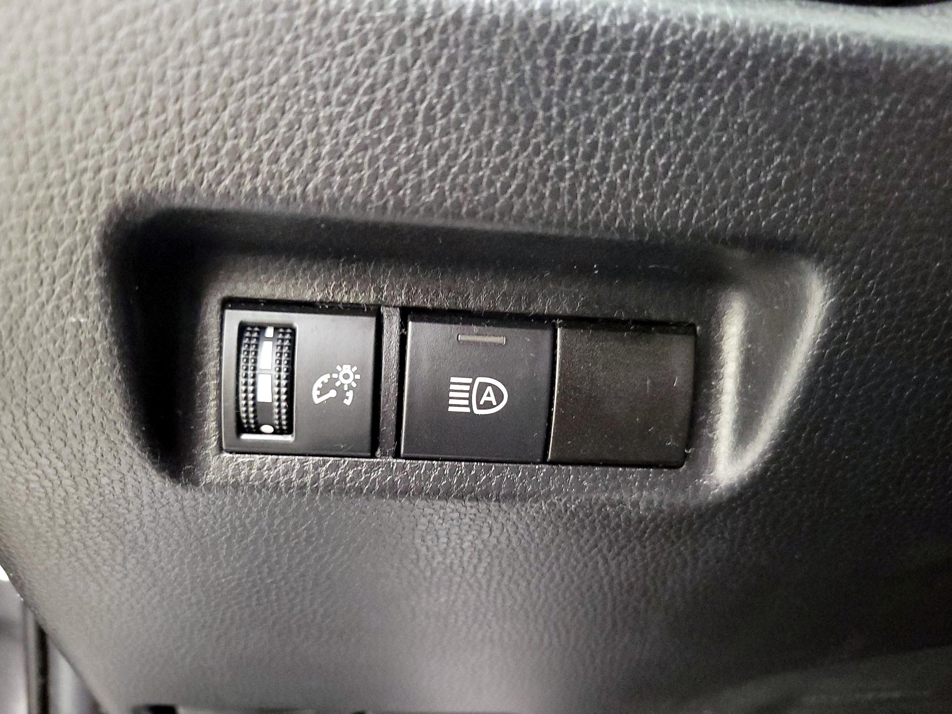 Thumbnail: 2021 Toyota RAV4 - 13