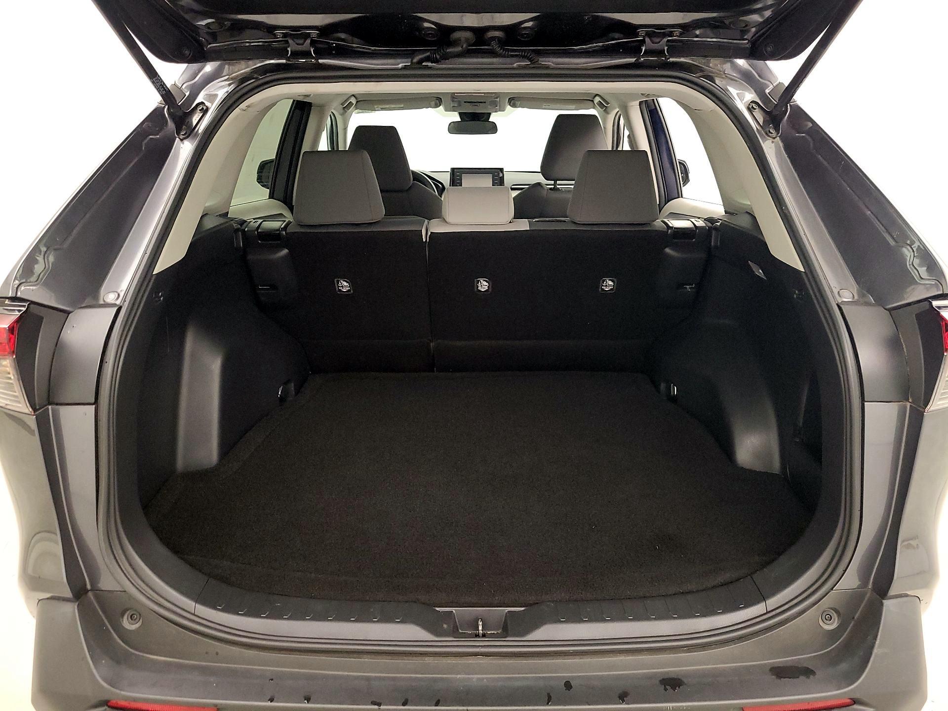 Thumbnail: 2021 Toyota RAV4 - 20