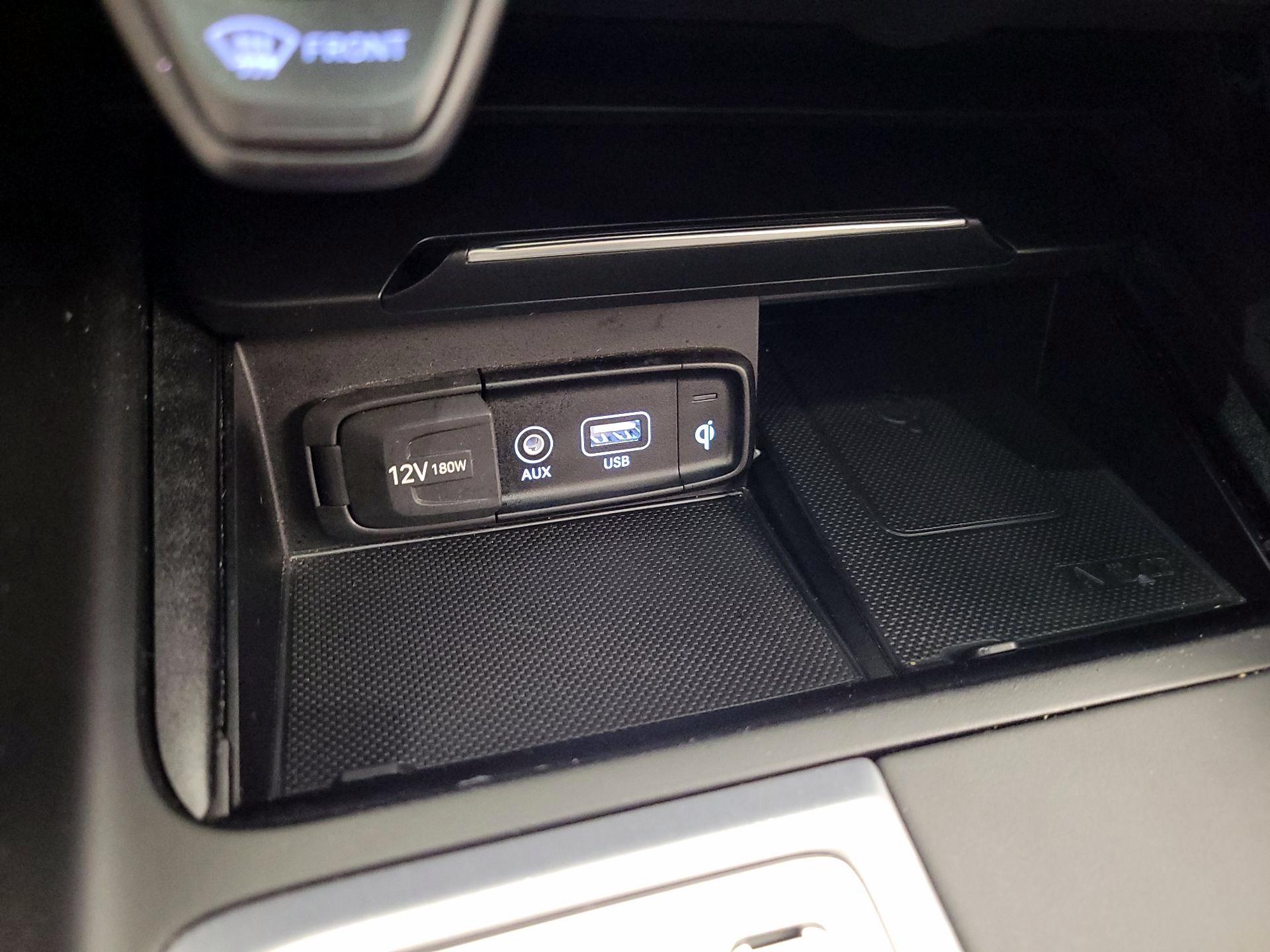 Thumbnail: 2019 Genesis G70 - 19