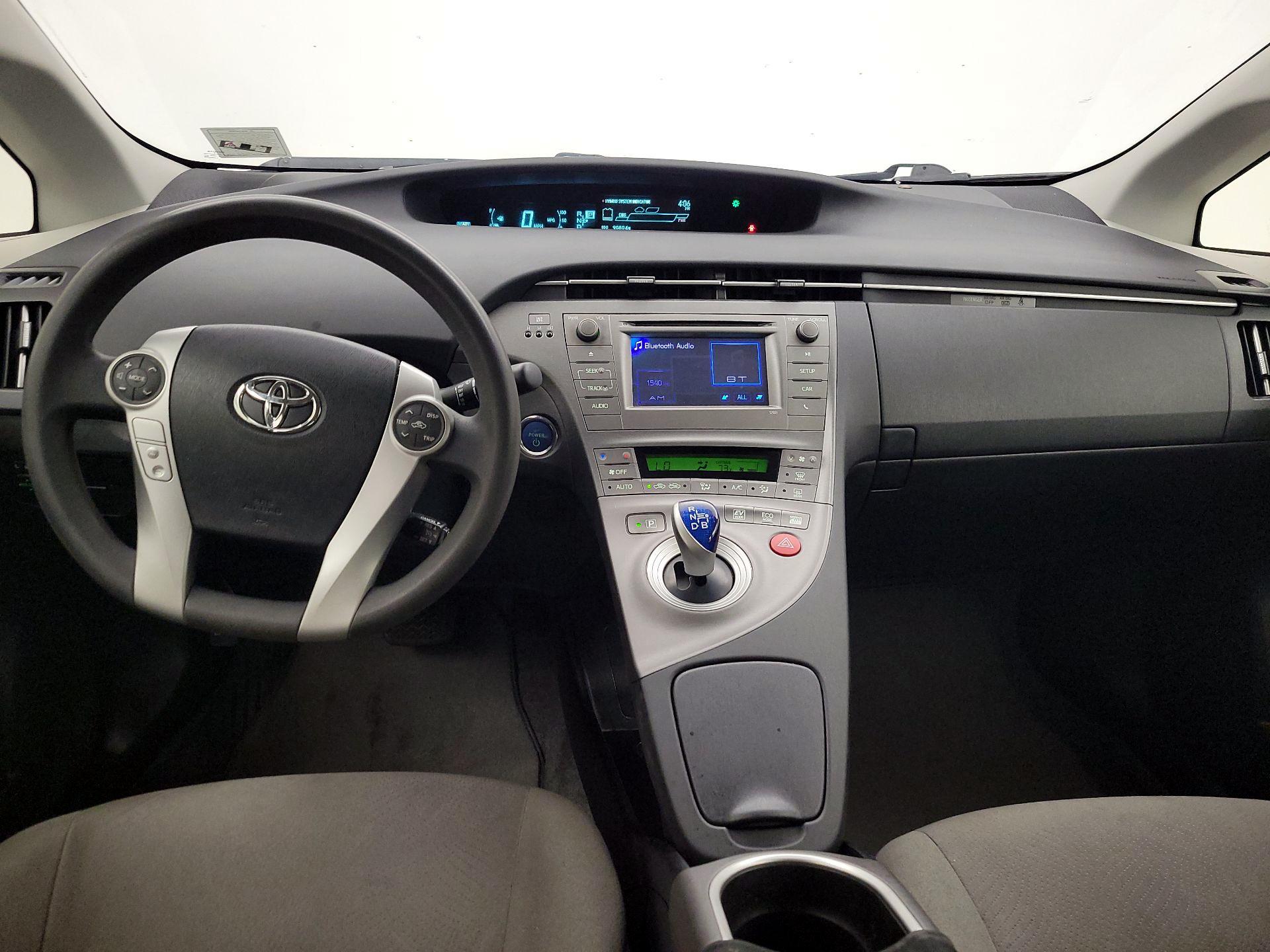 Thumbnail: 2015 Toyota Prius - 9