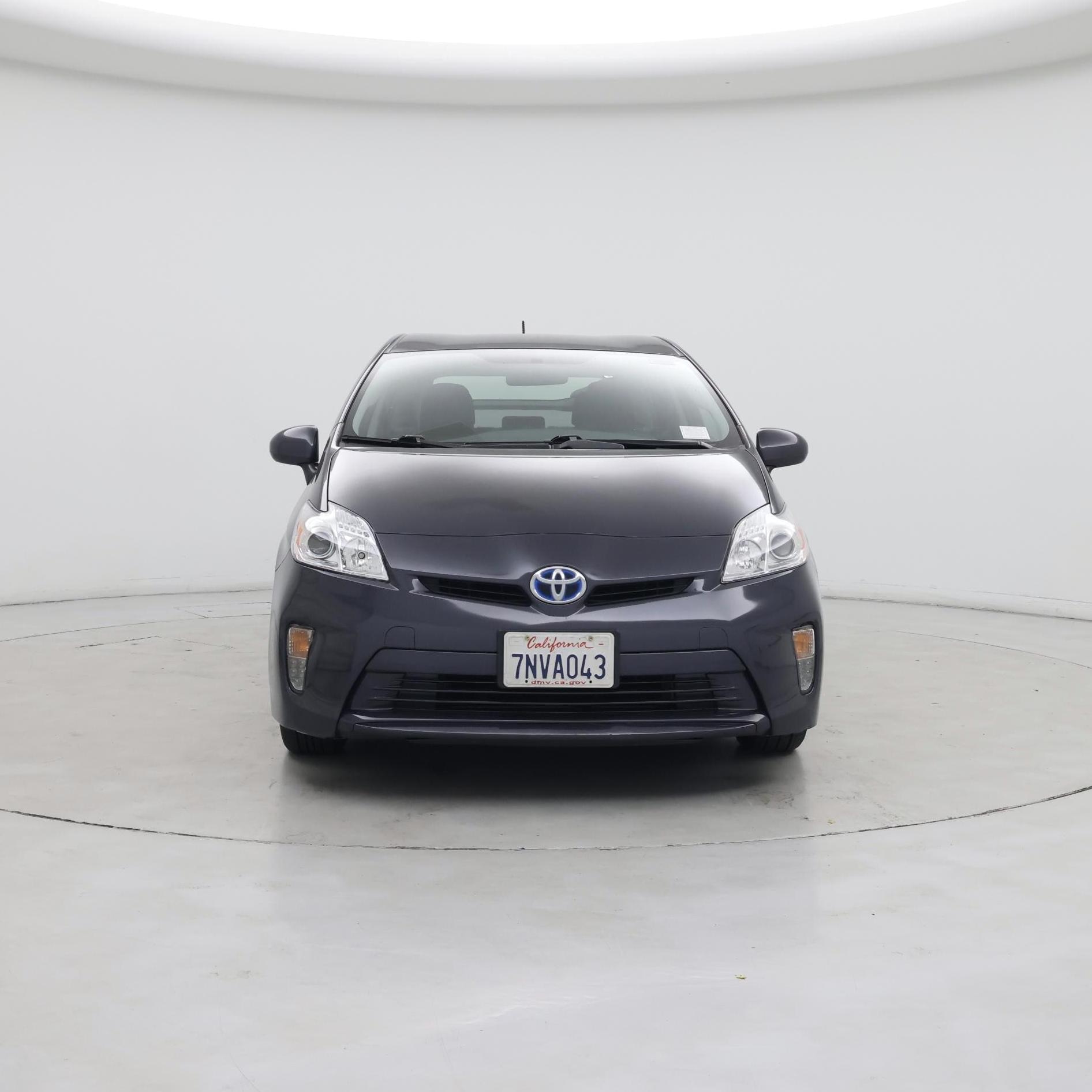 Thumbnail: 2015 Toyota Prius - 5