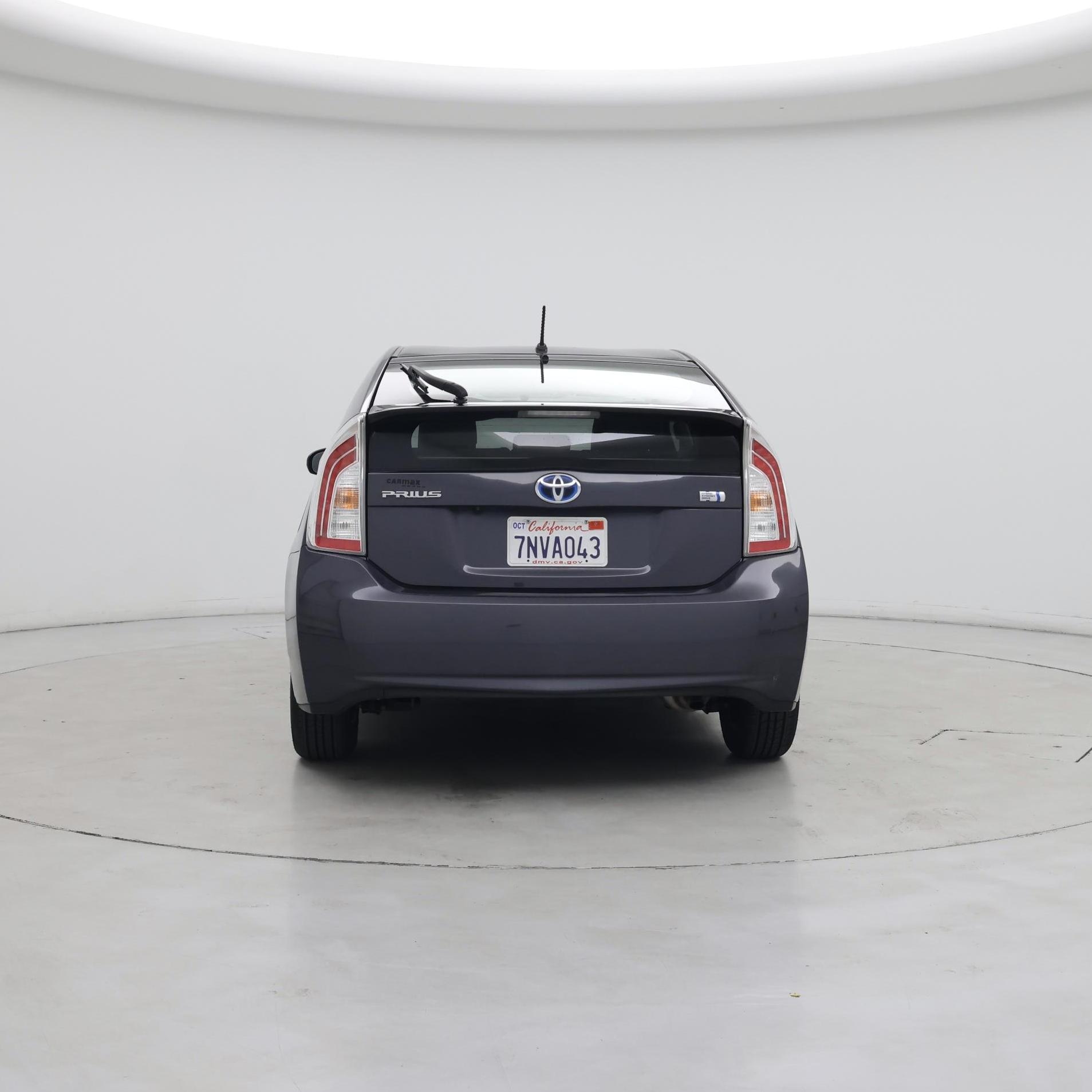 Thumbnail: 2015 Toyota Prius - 6