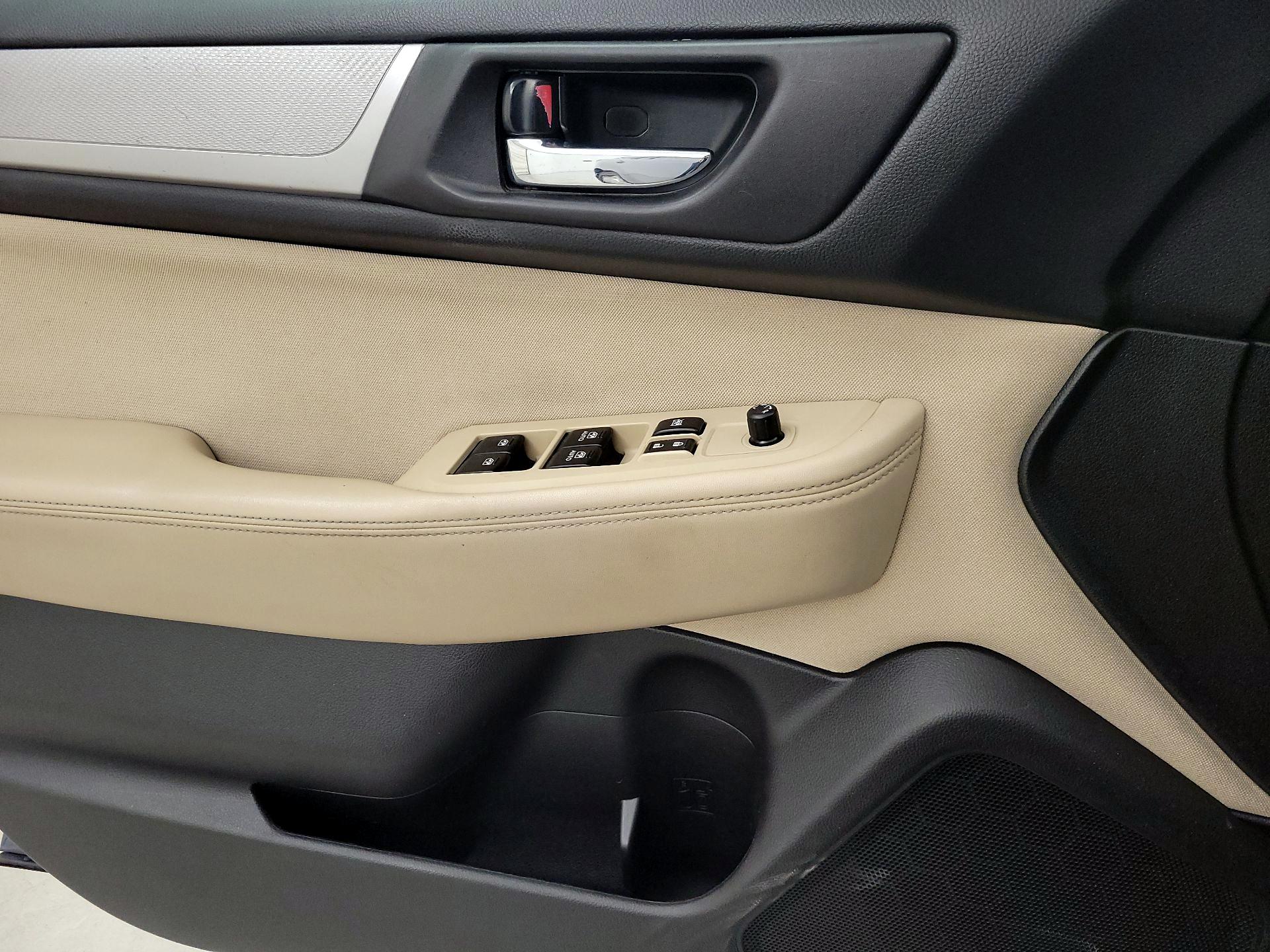 Thumbnail: 2016 Subaru Outback - 12