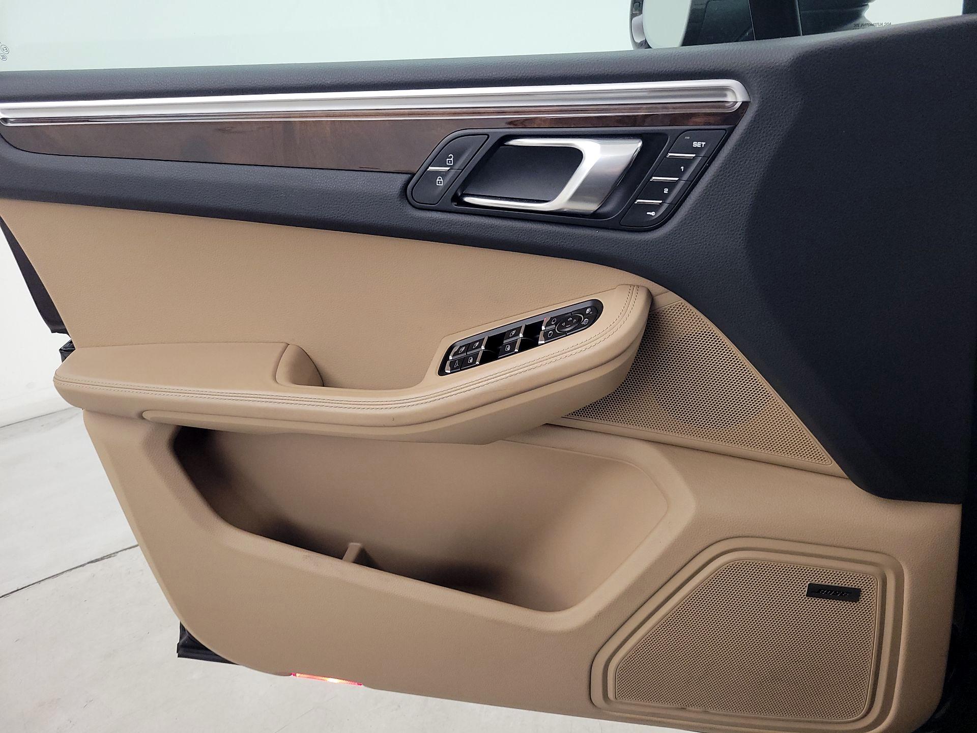 Thumbnail: 2021 Porsche Macan - 12