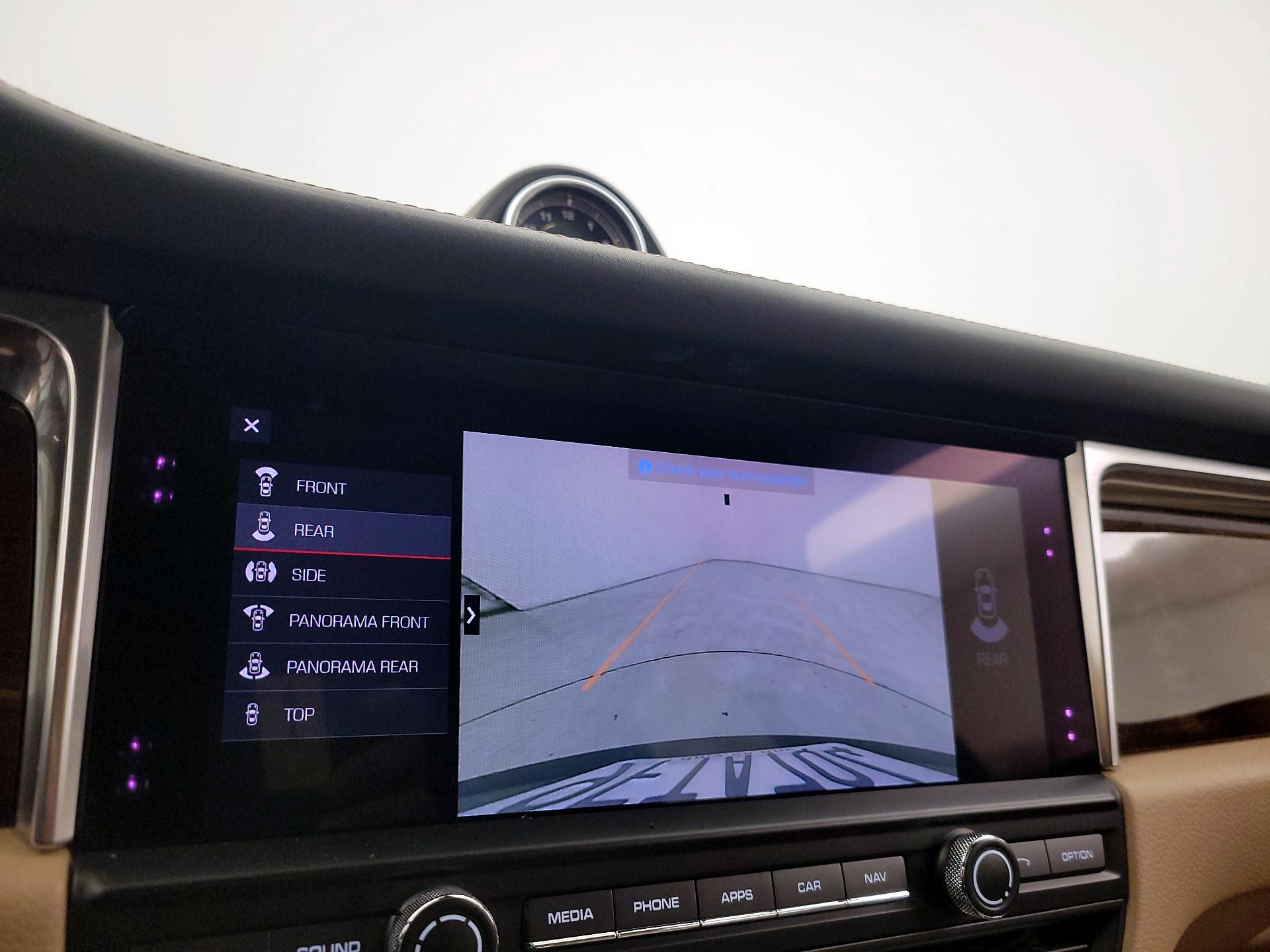 Thumbnail: 2021 Porsche Macan - 14