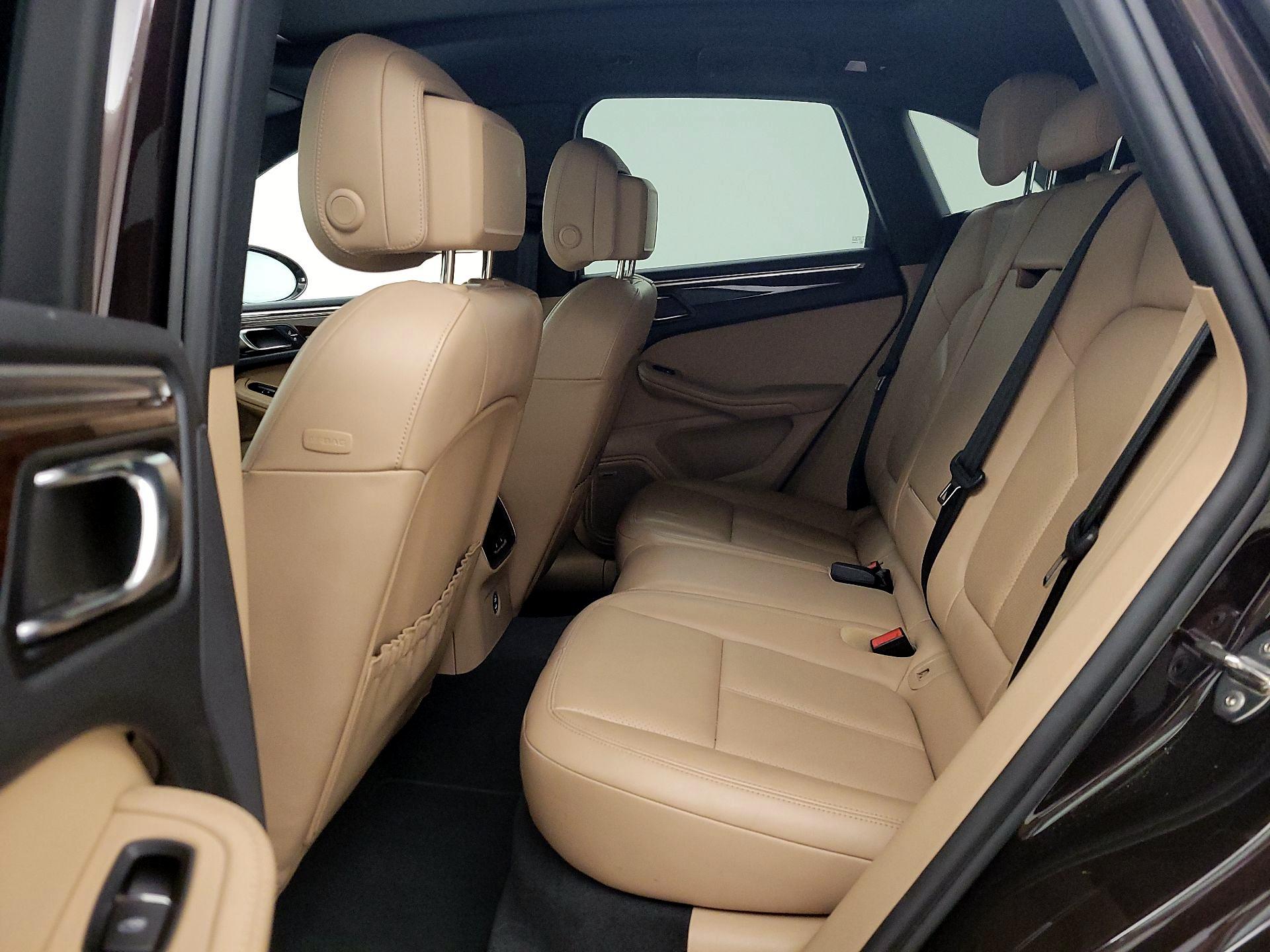 Thumbnail: 2021 Porsche Macan - 19