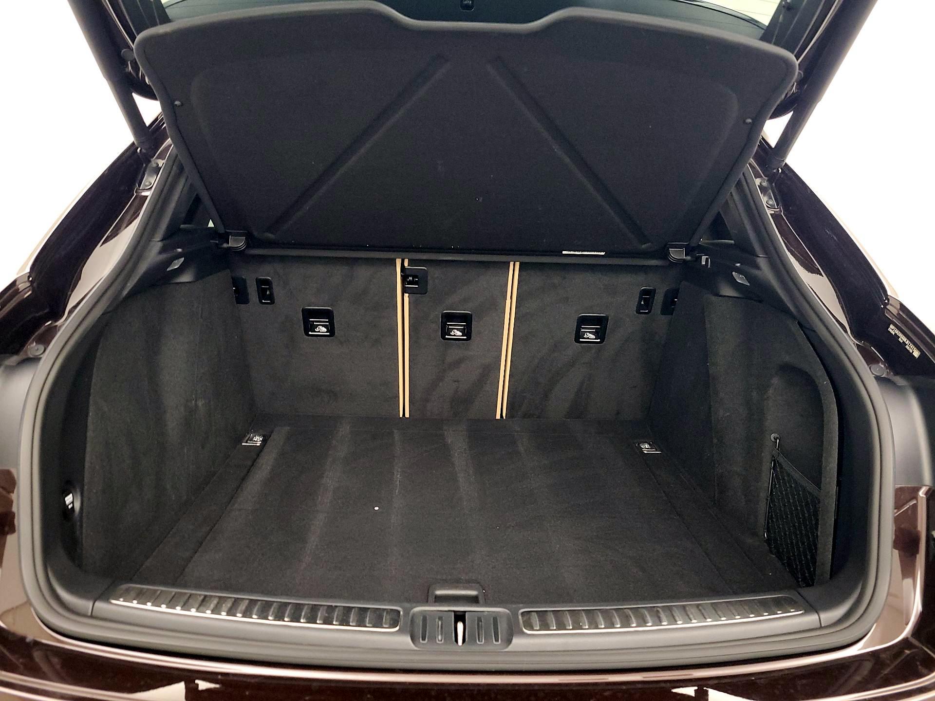 Thumbnail: 2021 Porsche Macan - 20