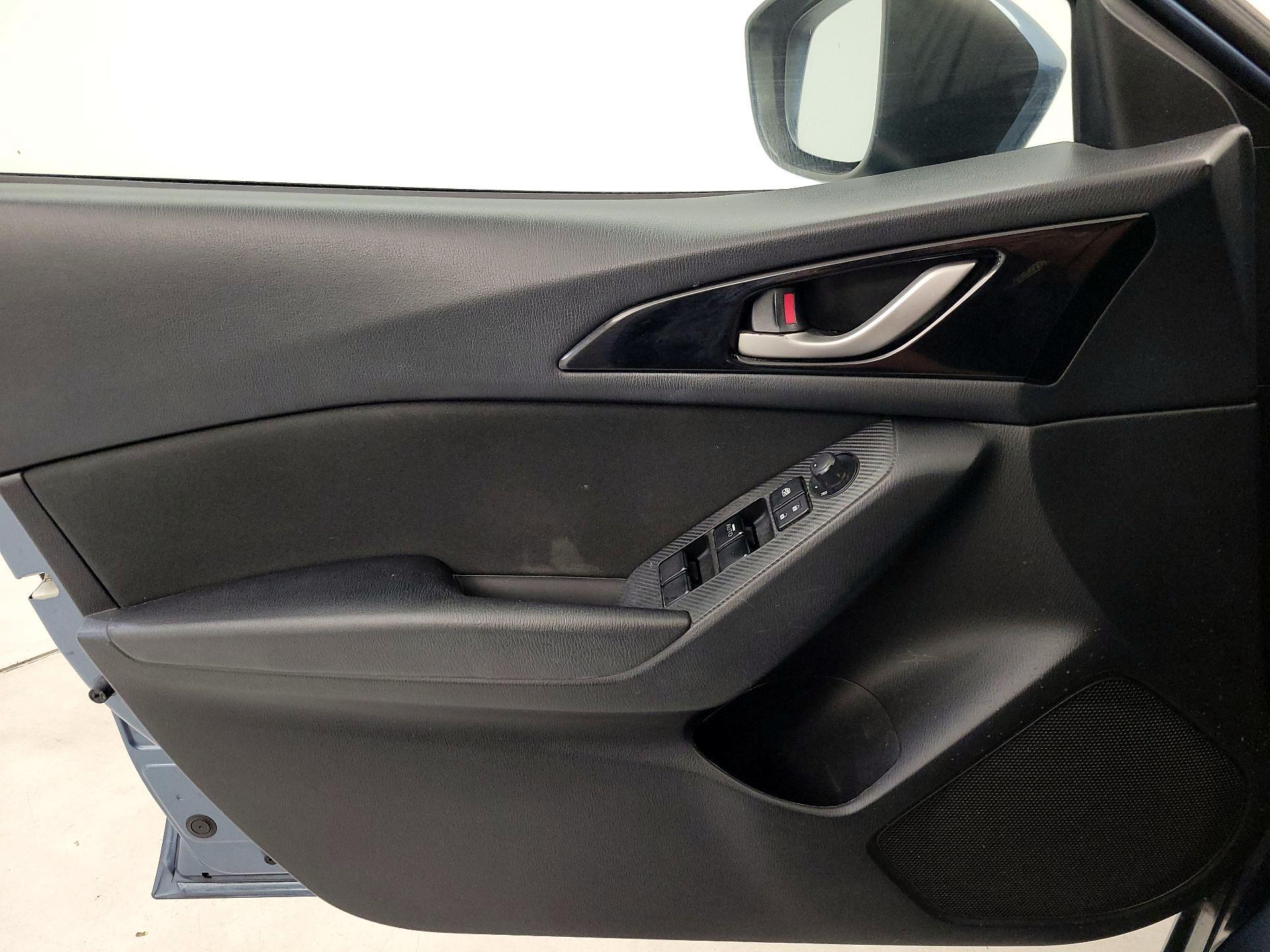 Thumbnail: 2015 Mazda Mazda3 - 12