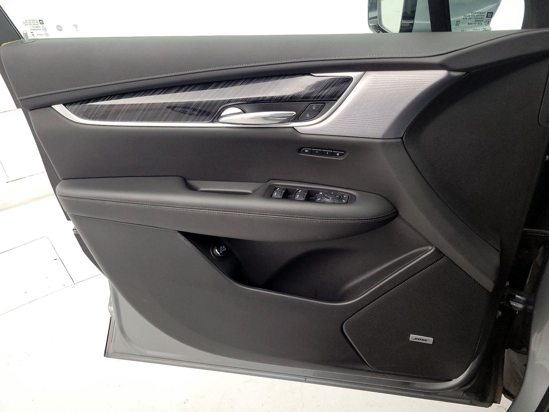 Thumbnail: 2025 Cadillac XT6 - 12