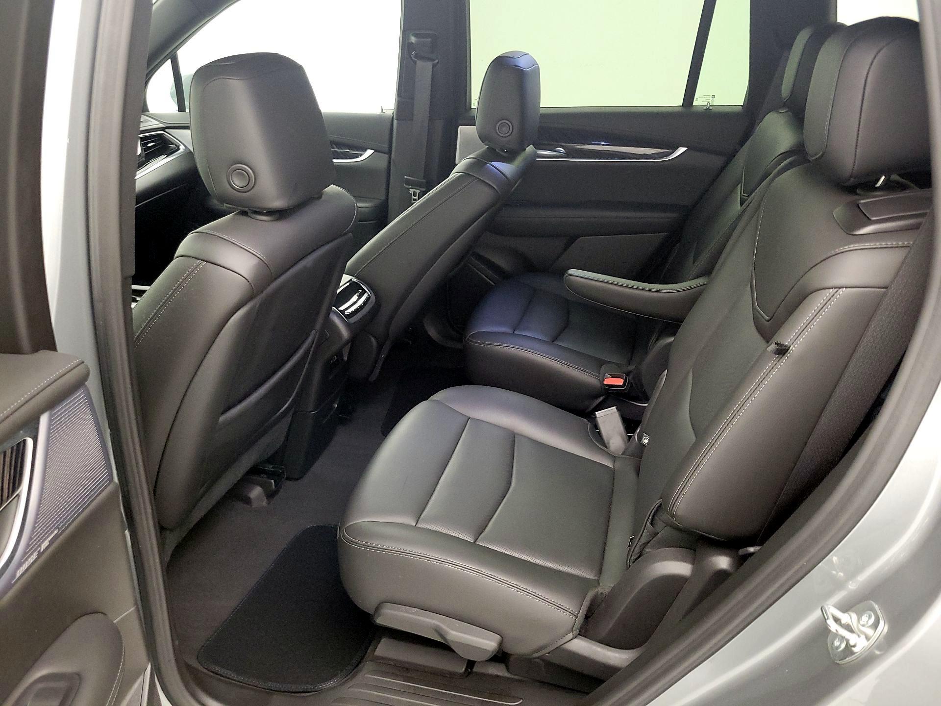 Thumbnail: 2025 Cadillac XT6 - 18