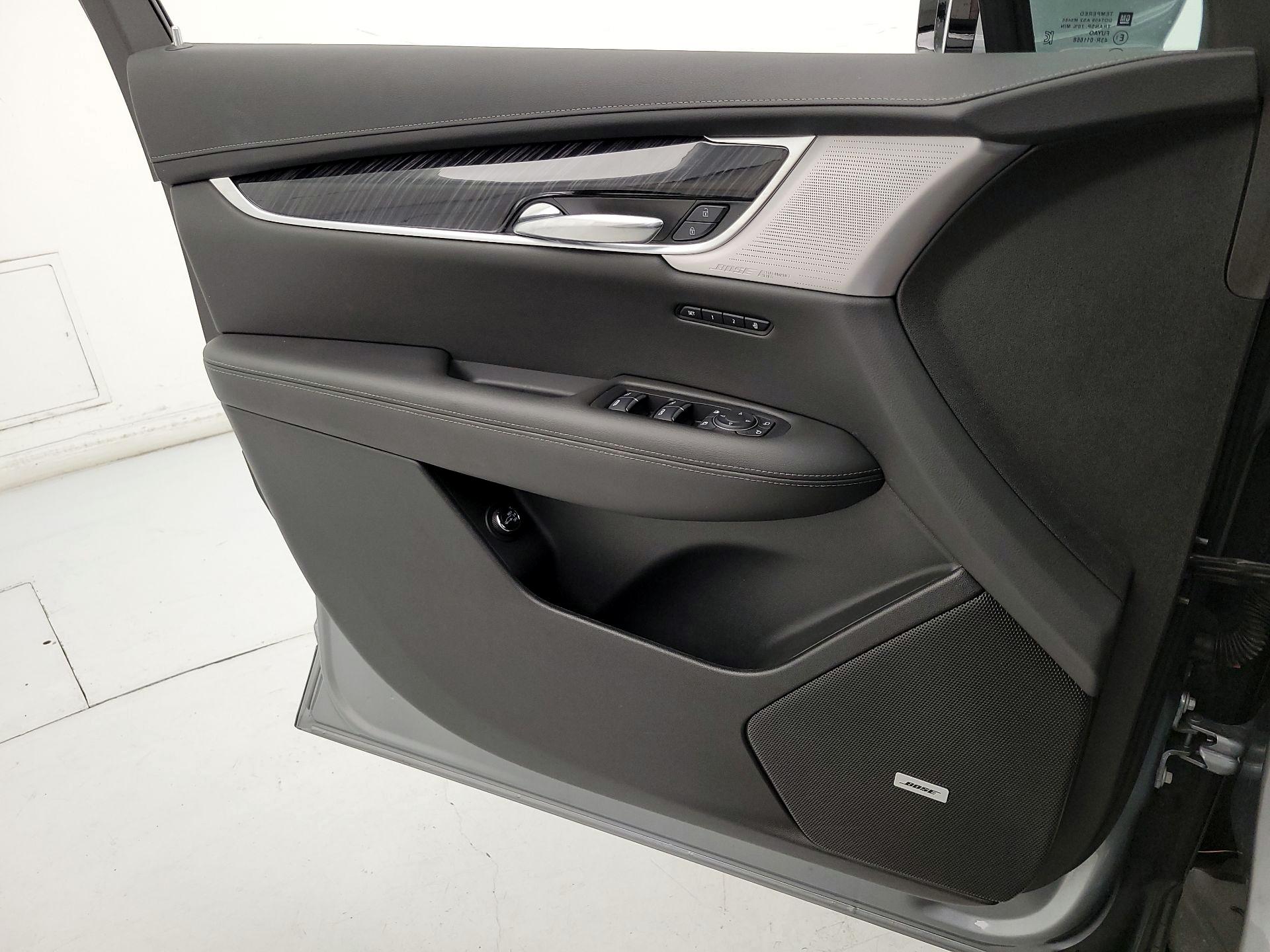 Thumbnail: 2025 Cadillac XT6 - 12