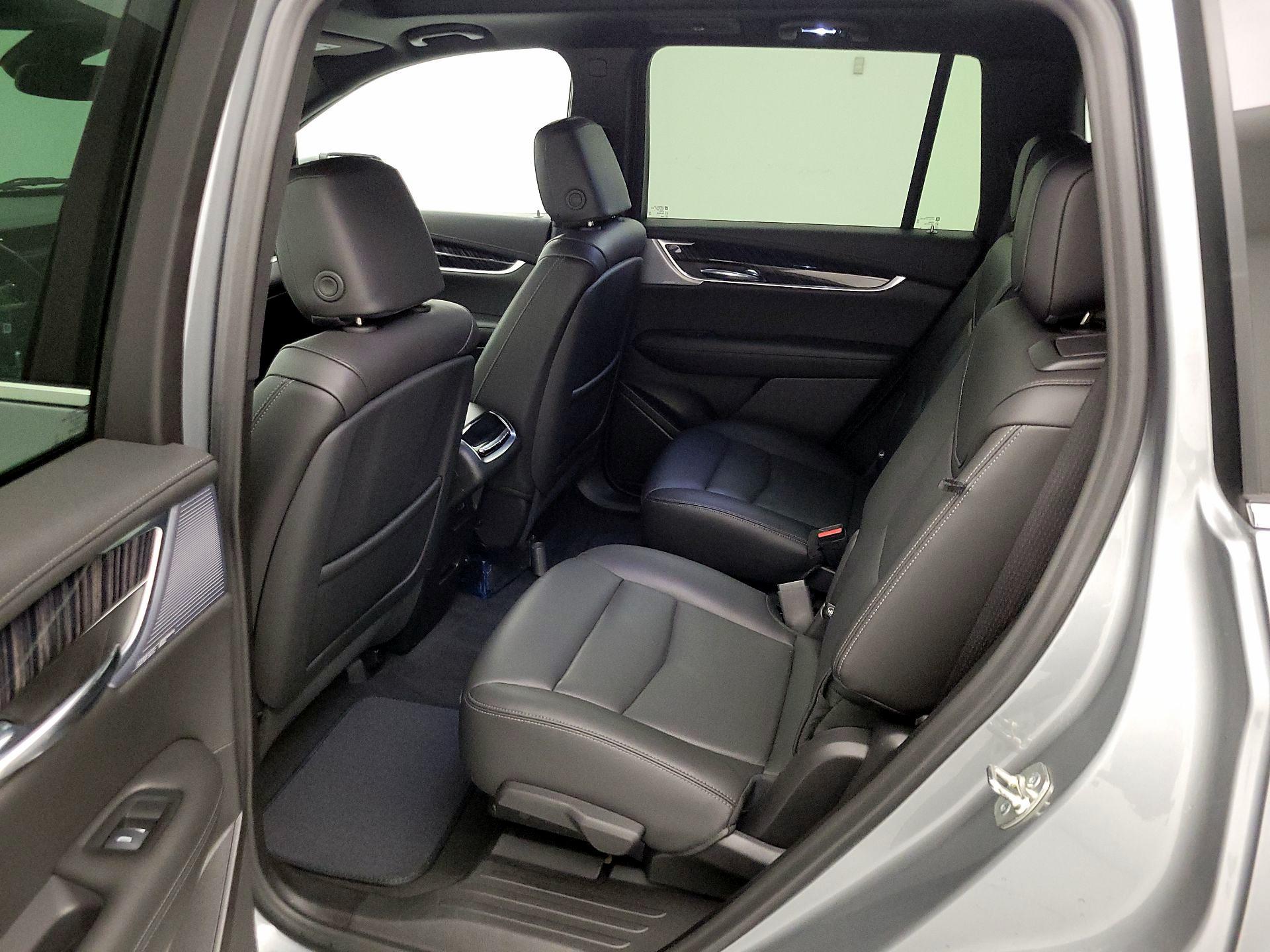 Thumbnail: 2025 Cadillac XT6 - 18