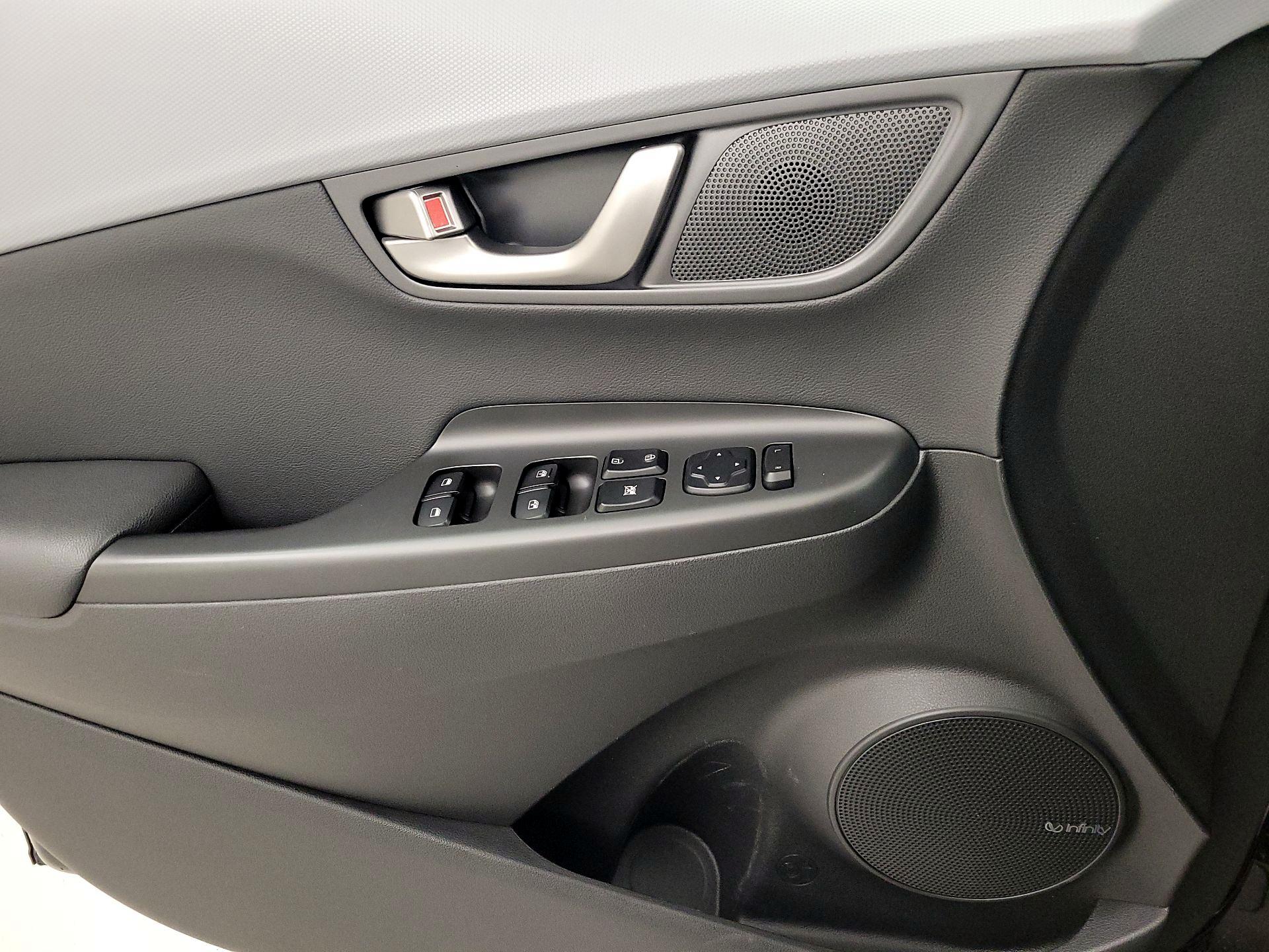 Thumbnail: 2020 Hyundai Kona - 12