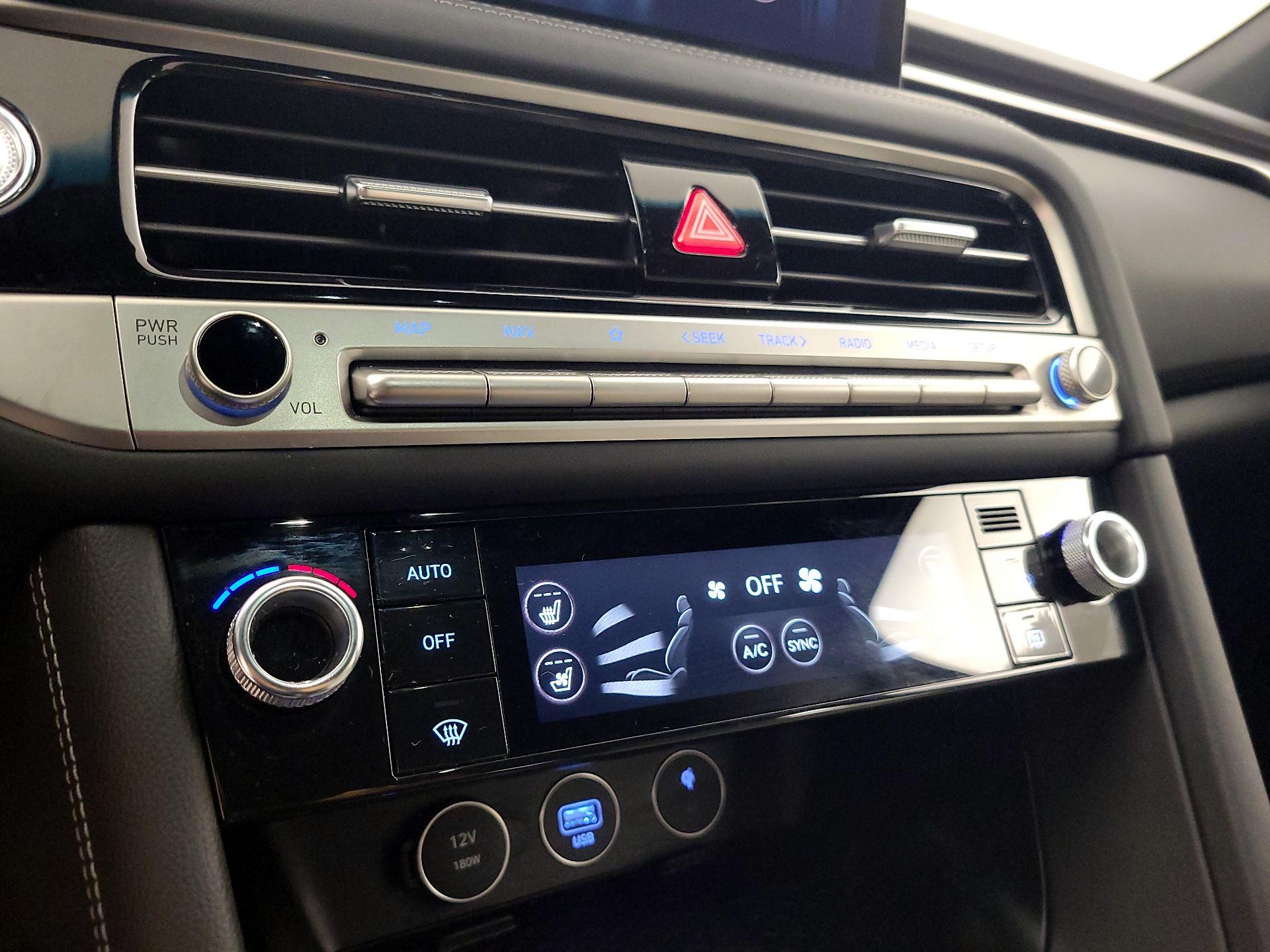 Thumbnail: 2025 Genesis G70 - 17