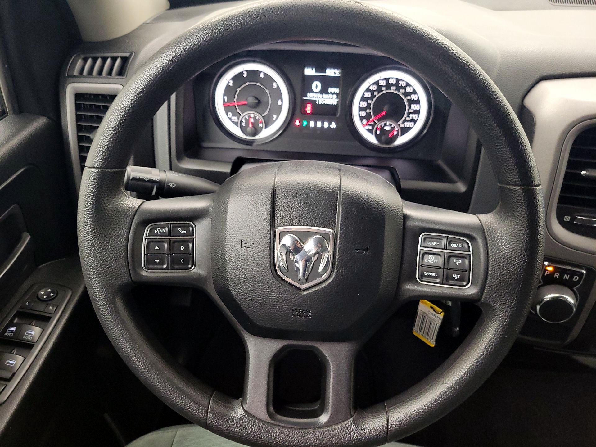 Thumbnail: 2019 RAM 1500 Classic - 10