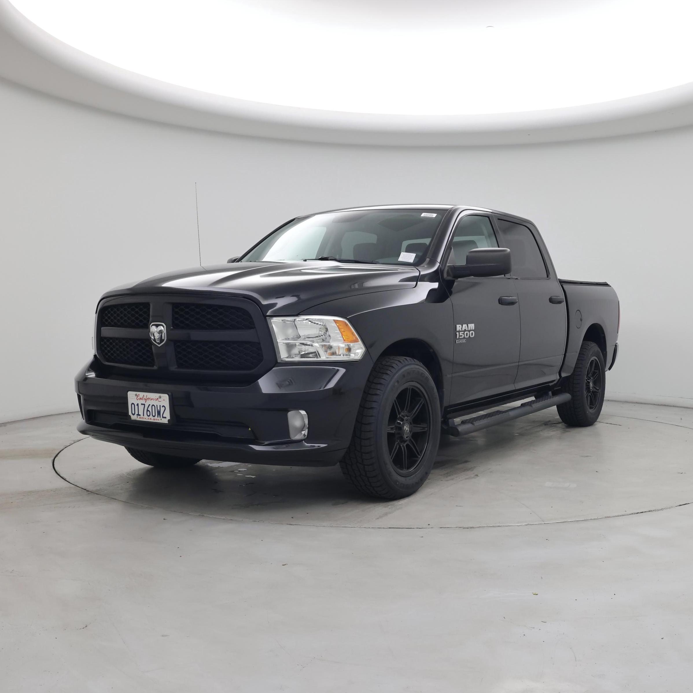 Thumbnail: 2019 RAM 1500 Classic - 4