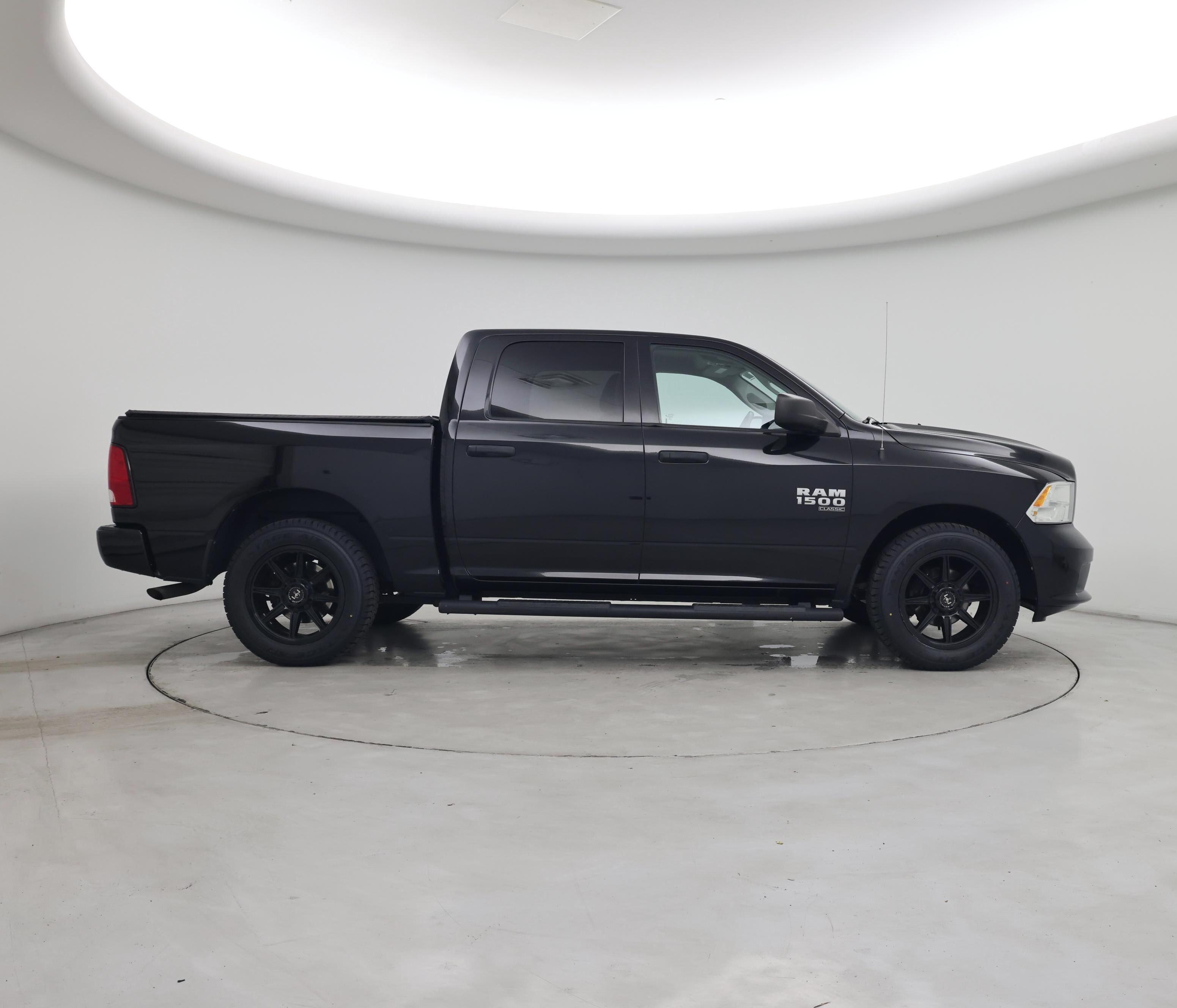 Thumbnail: 2019 RAM 1500 Classic - 7