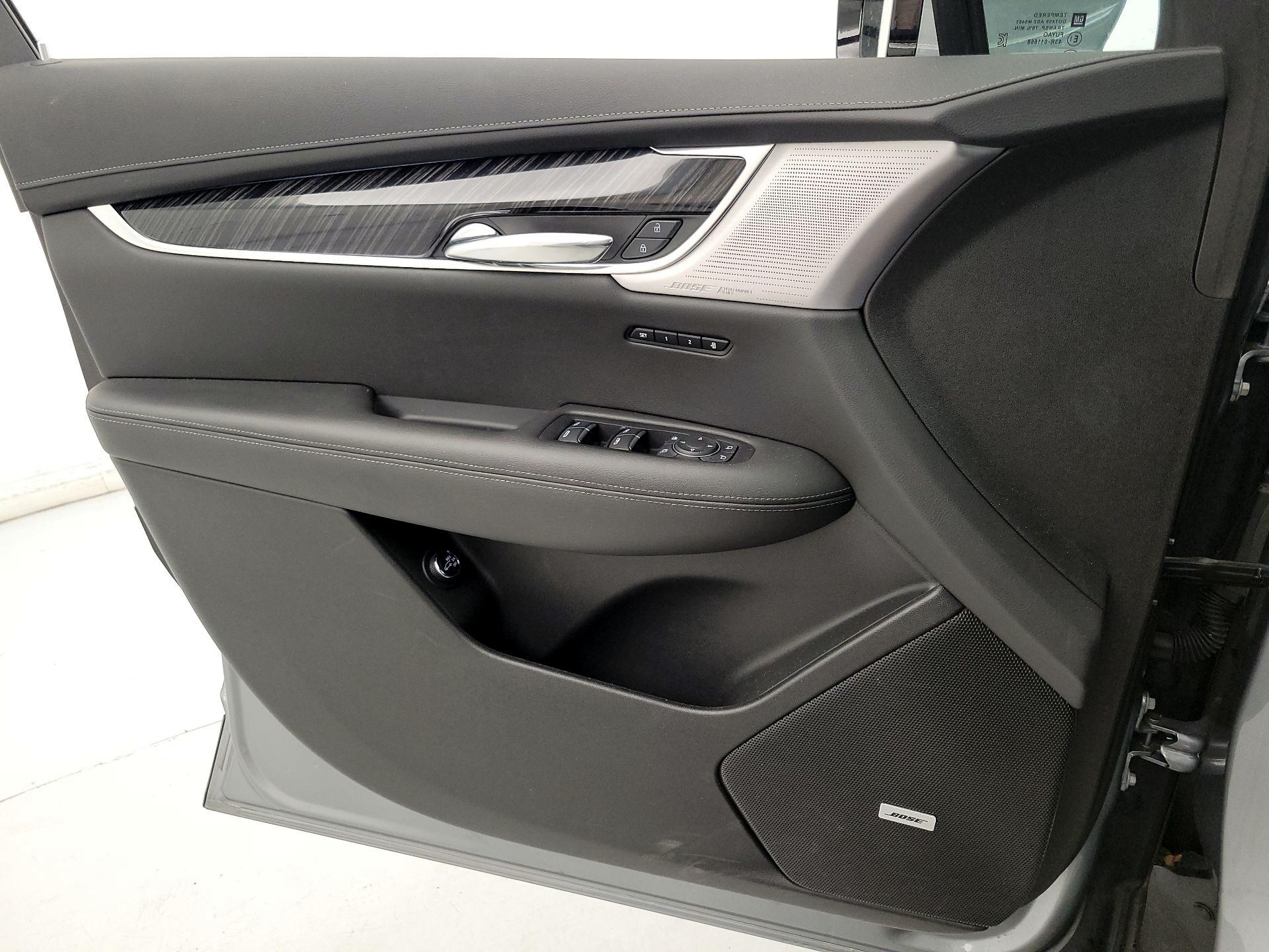 Thumbnail: 2025 Cadillac XT6 - 12