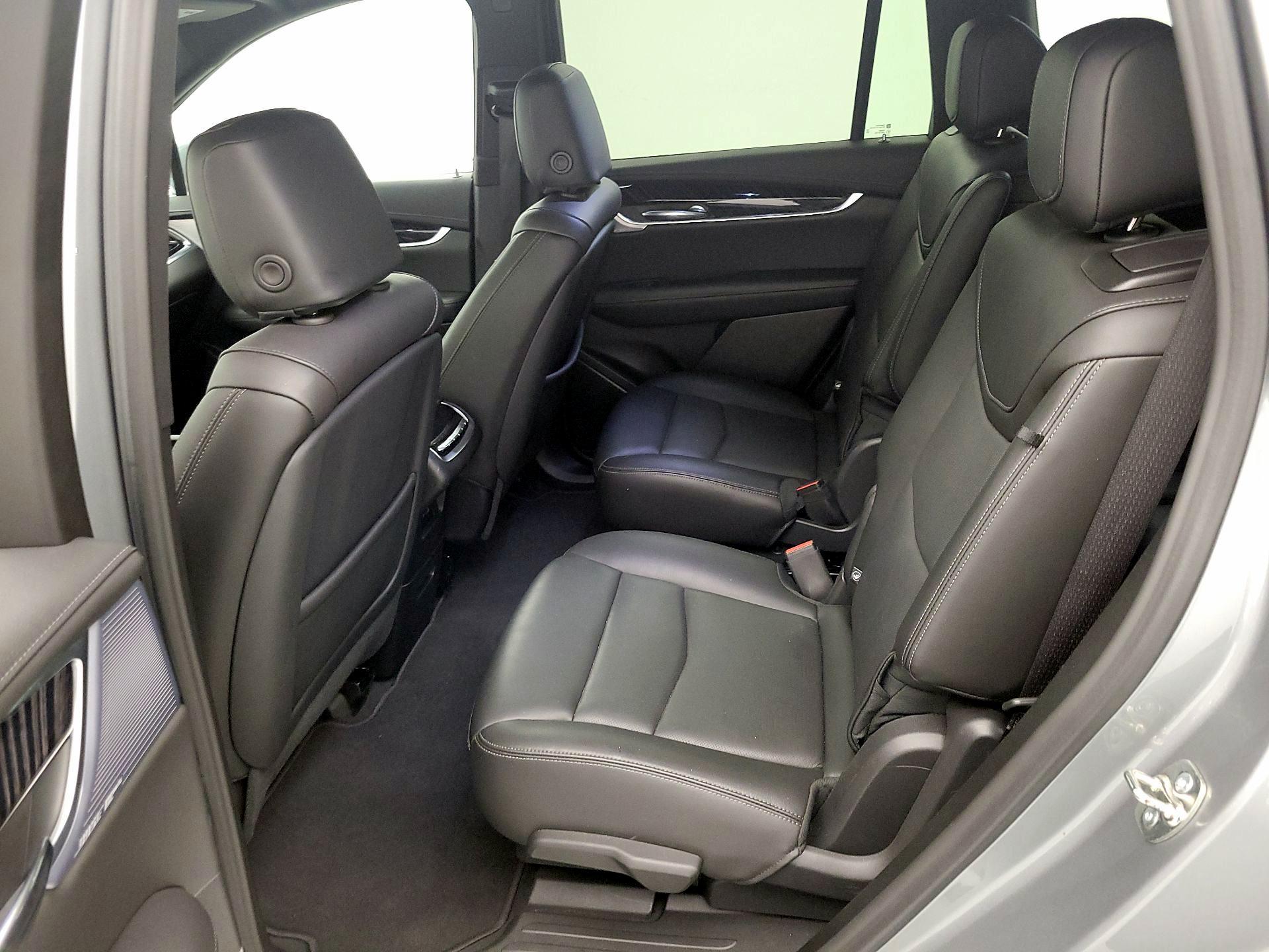 Thumbnail: 2025 Cadillac XT6 - 18