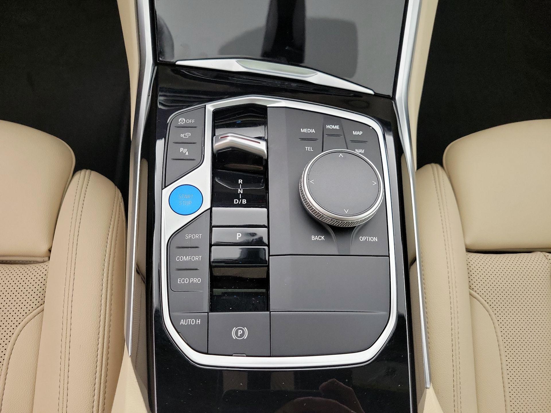Thumbnail: 2024 BMW i4 - 18