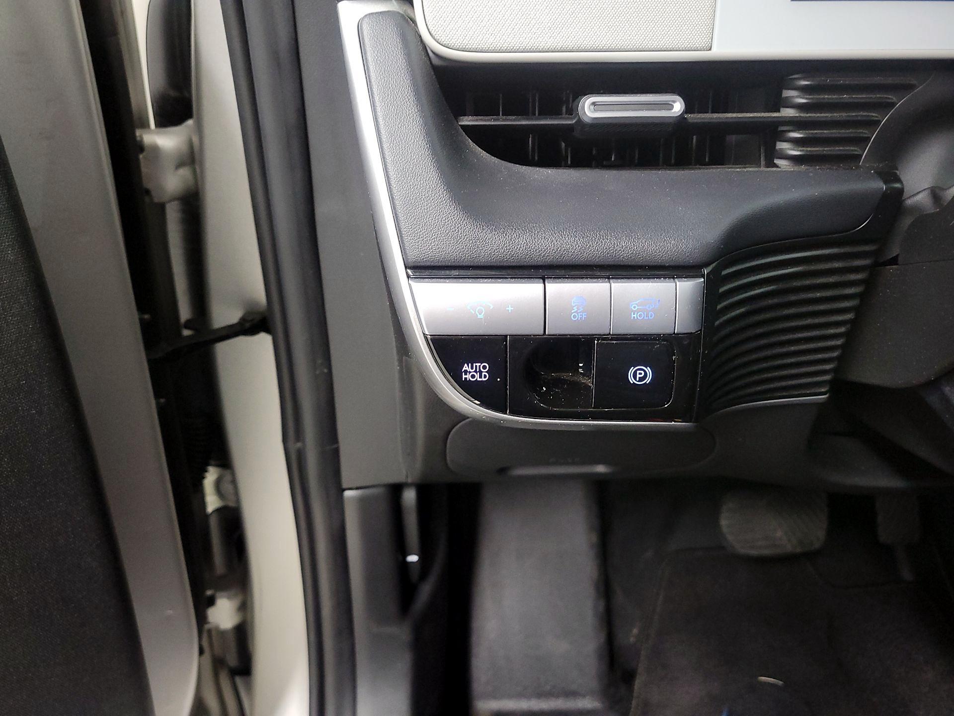 Thumbnail: 2023 Hyundai Ioniq 5 - 13