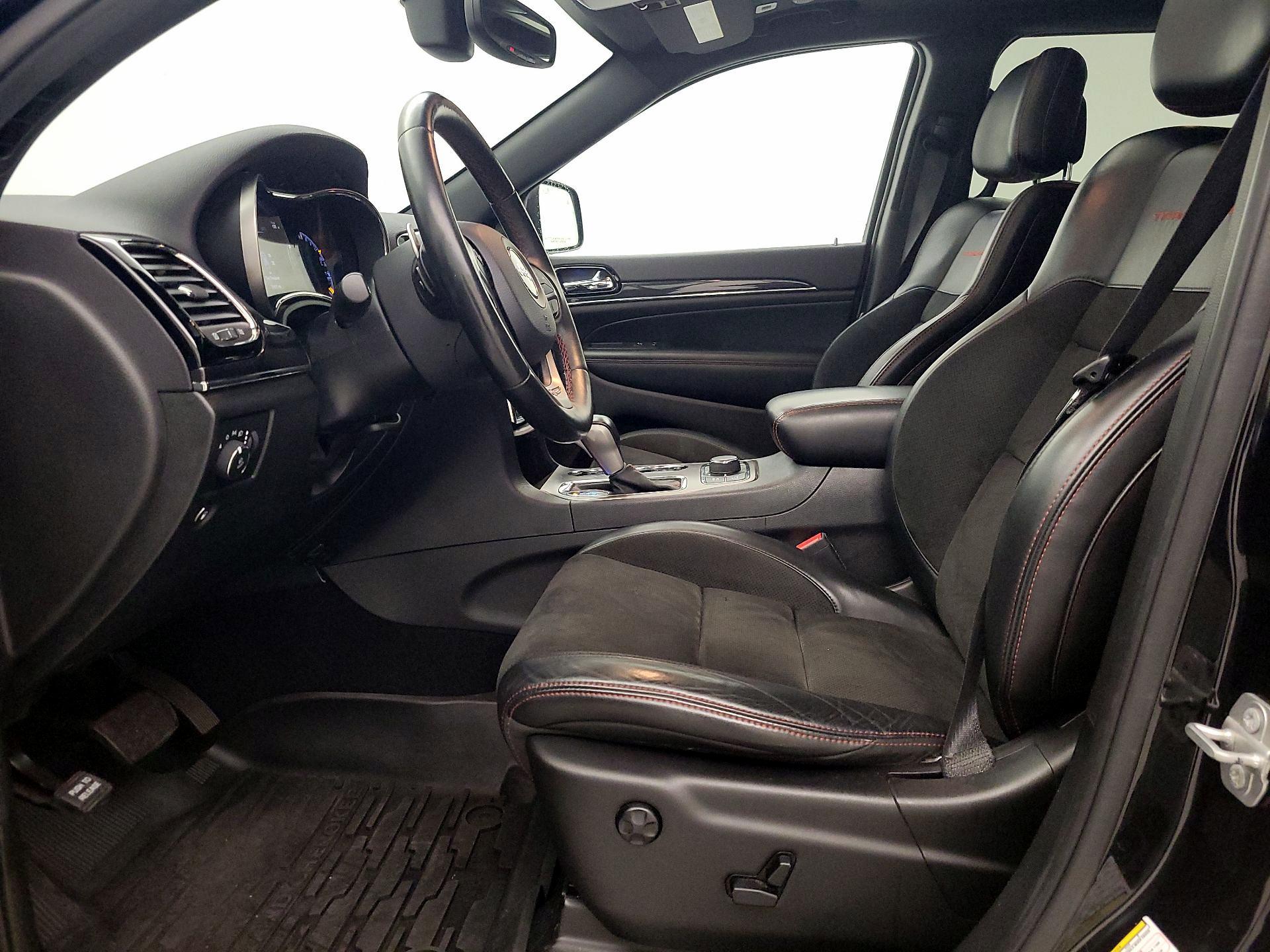 Thumbnail: 2020 Jeep Grand Cherokee - 11