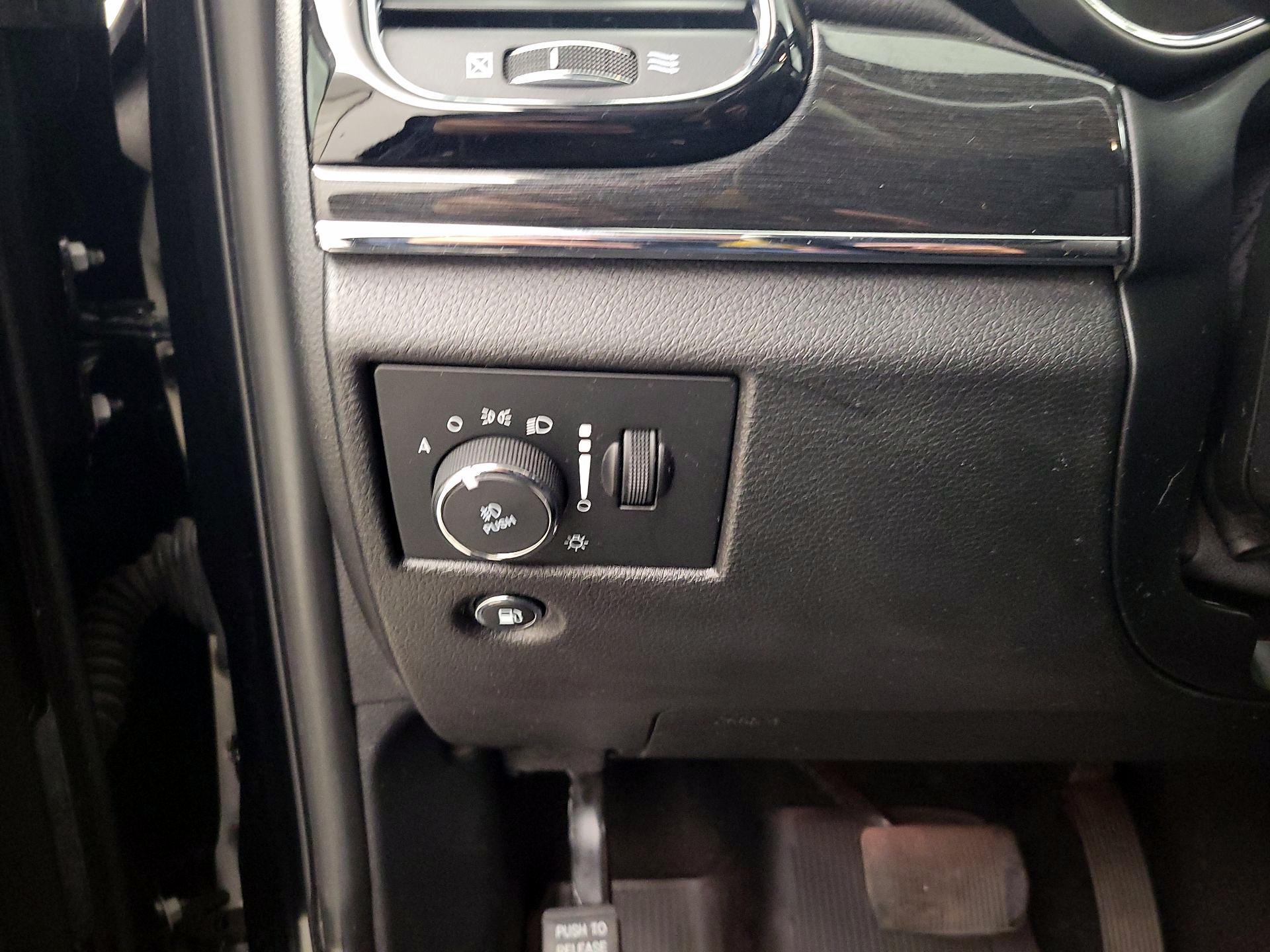 Thumbnail: 2020 Jeep Grand Cherokee - 13