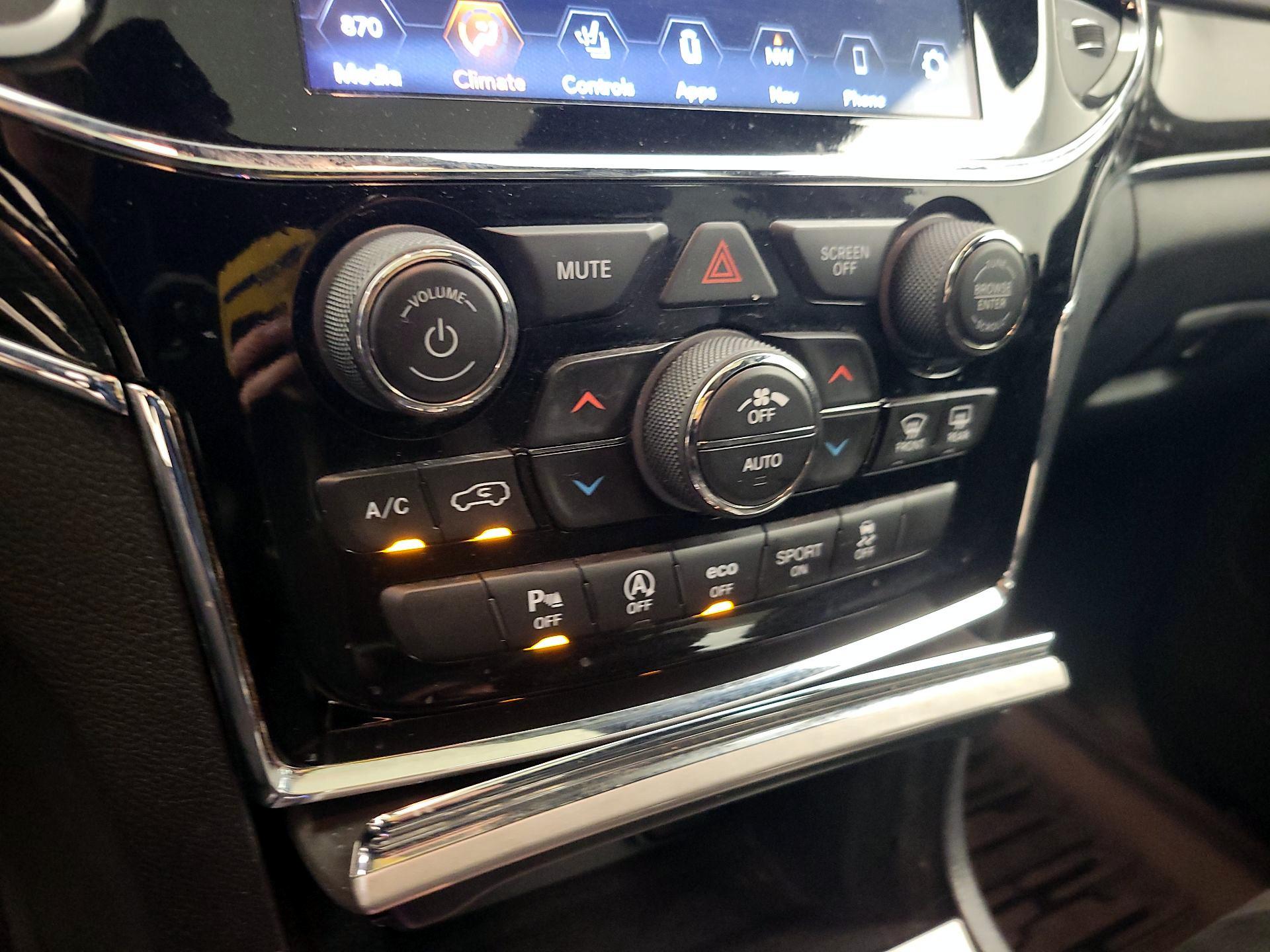 Thumbnail: 2020 Jeep Grand Cherokee - 16