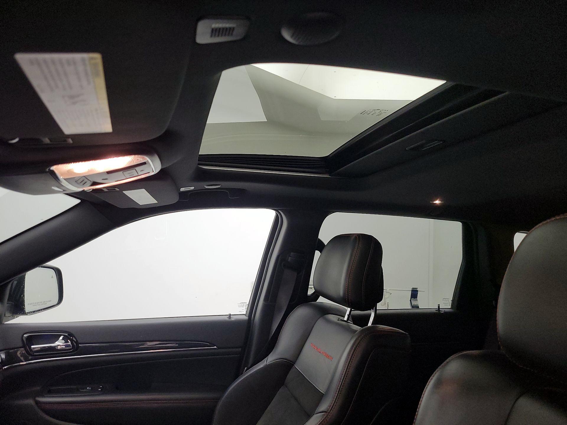 Thumbnail: 2020 Jeep Grand Cherokee - 19