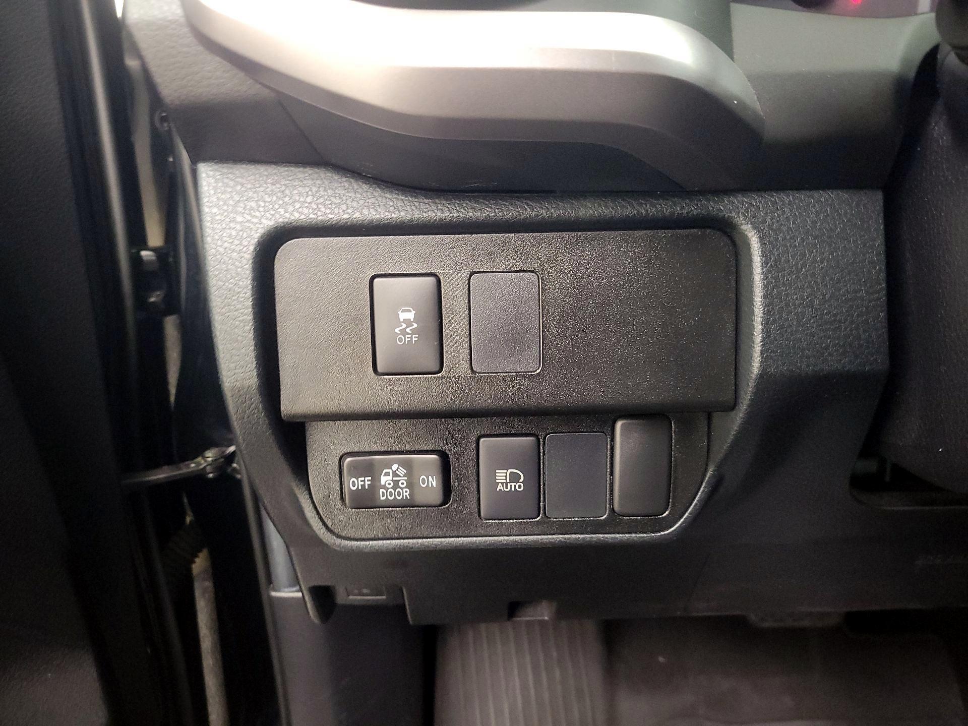 Thumbnail: 2022 Toyota Tacoma - 13