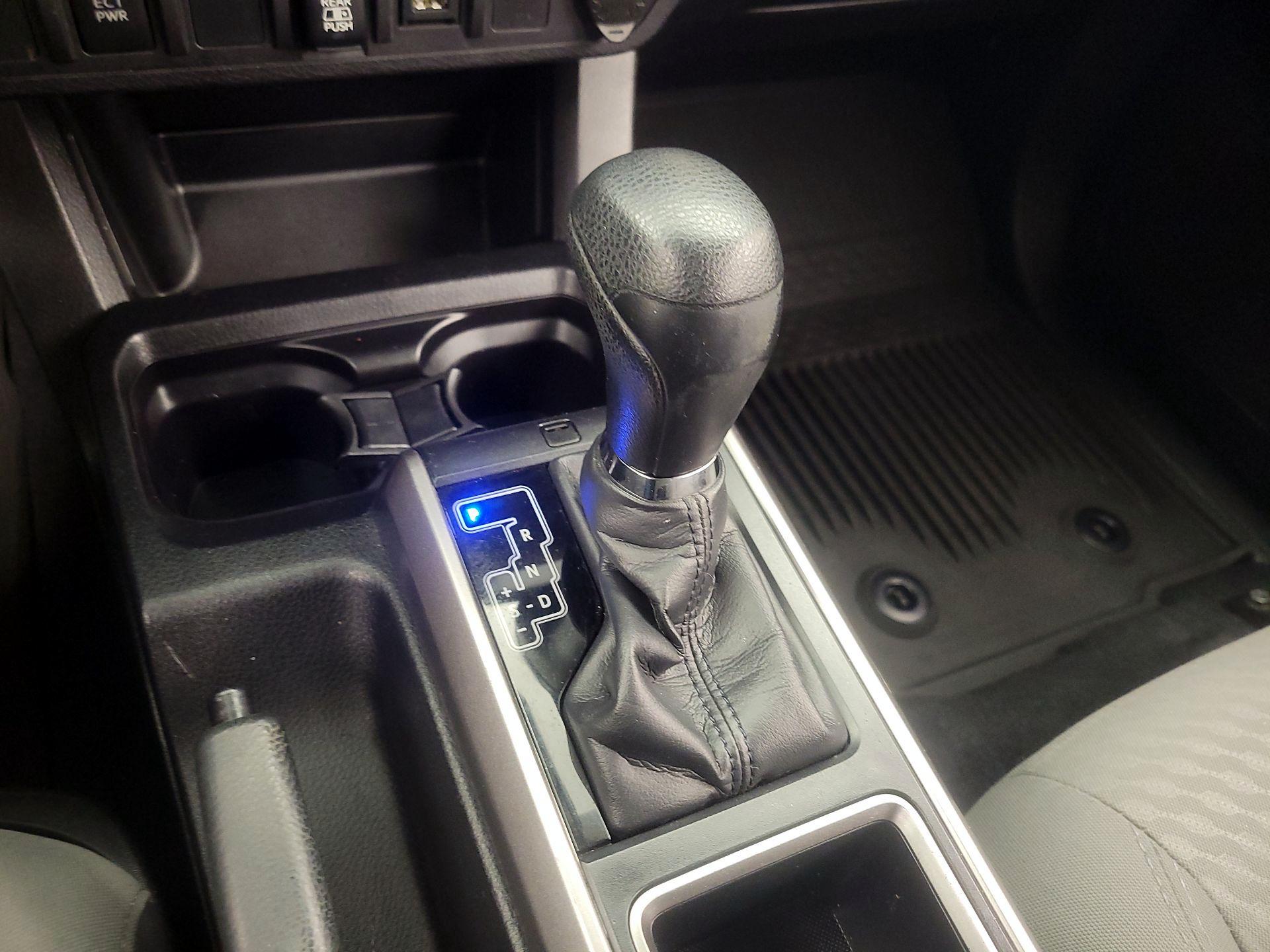 Thumbnail: 2022 Toyota Tacoma - 17