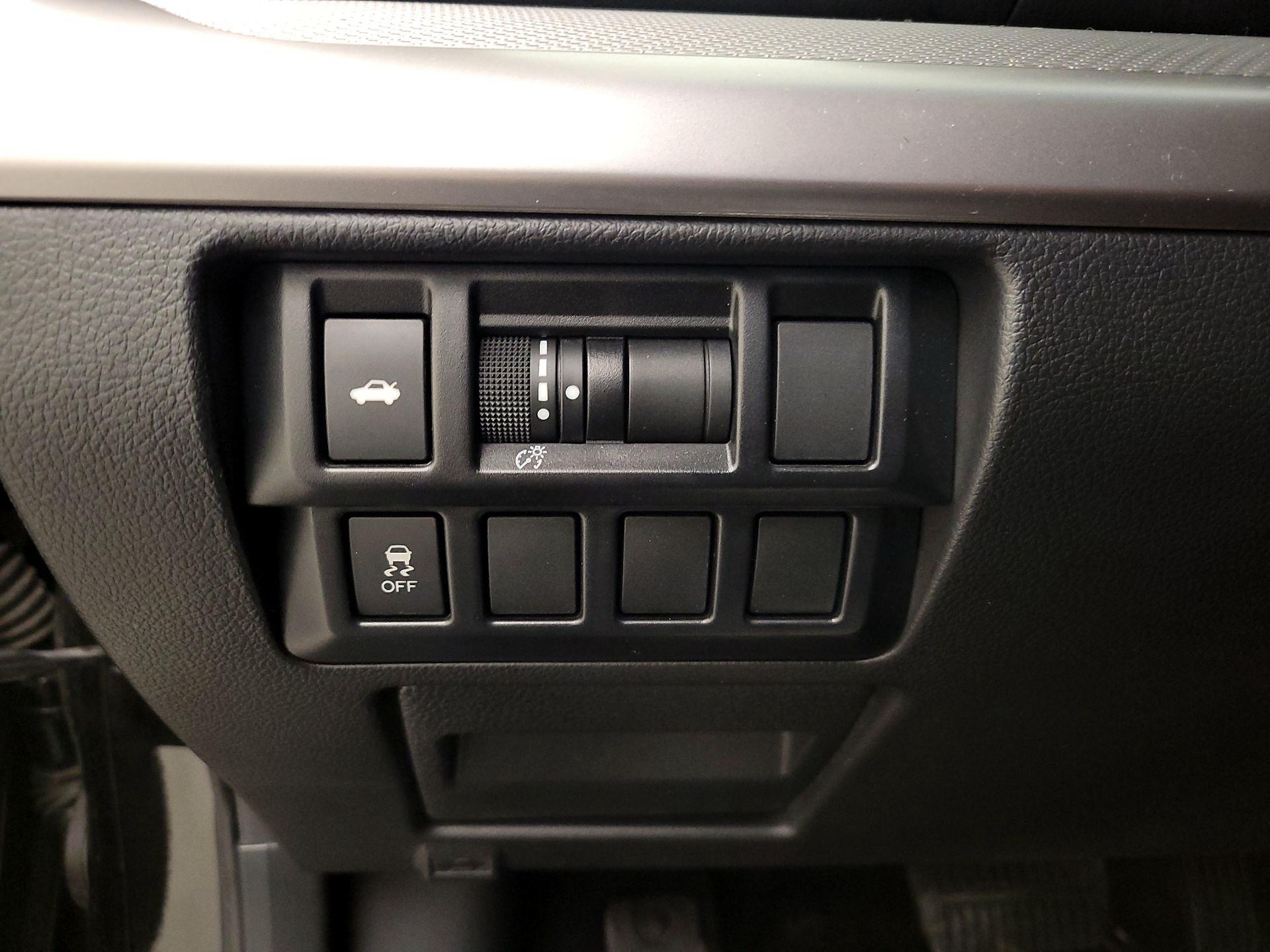 Thumbnail: 2015 Subaru Legacy - 13