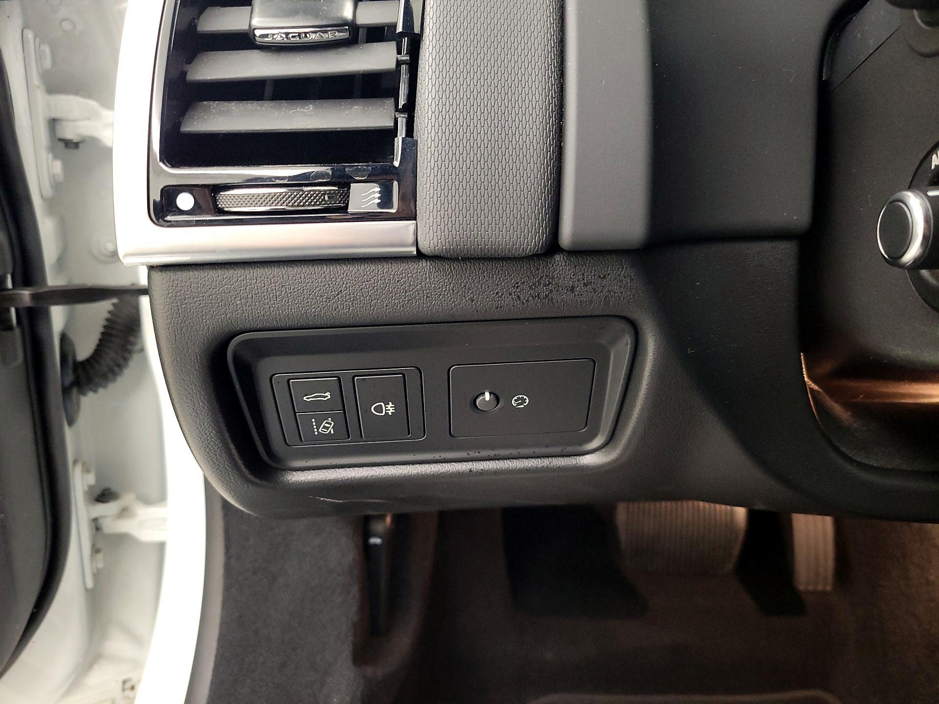 Thumbnail: 2020 Jaguar F-Type - 13