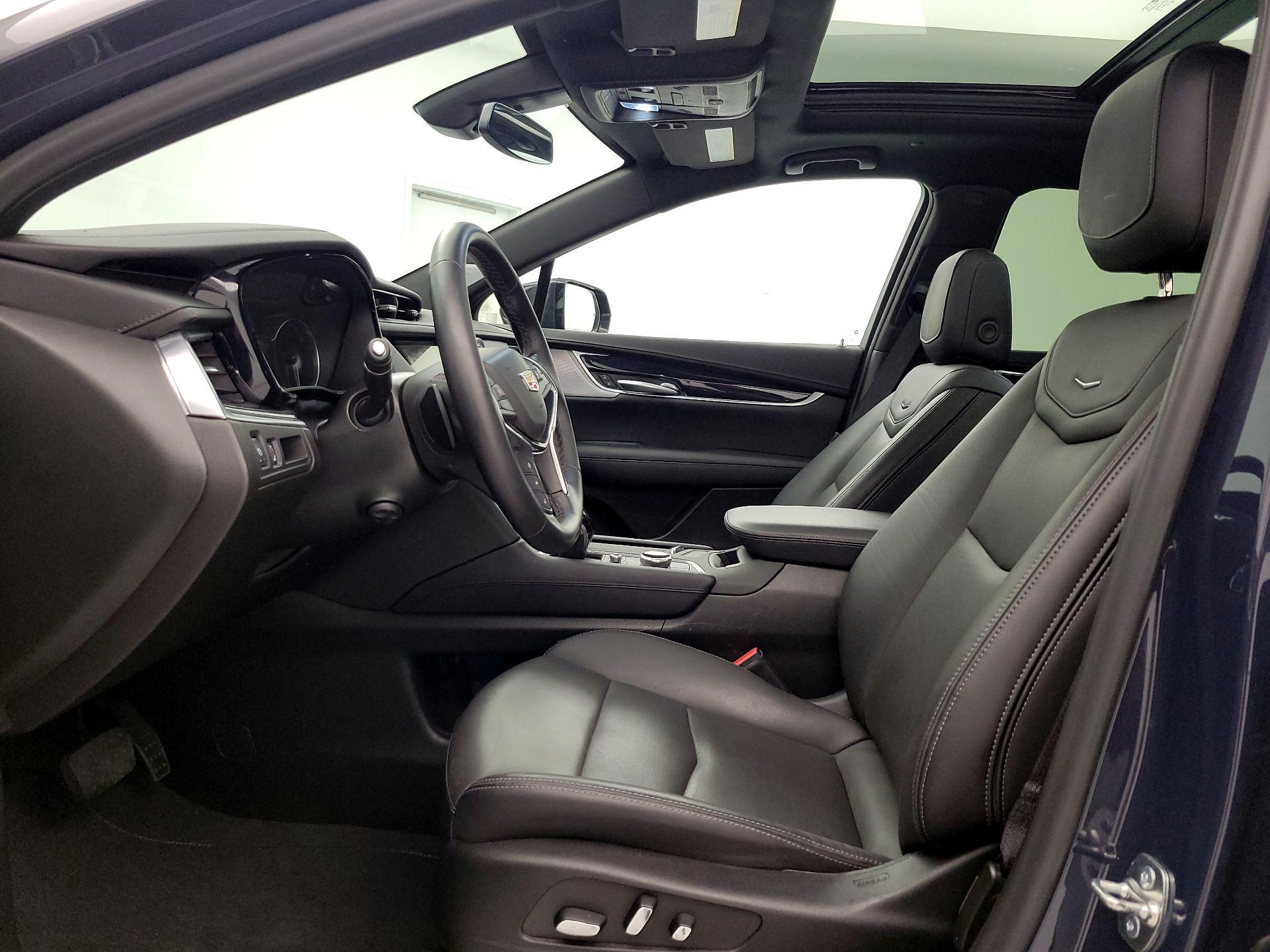 Thumbnail: 2025 Cadillac XT5 - 11