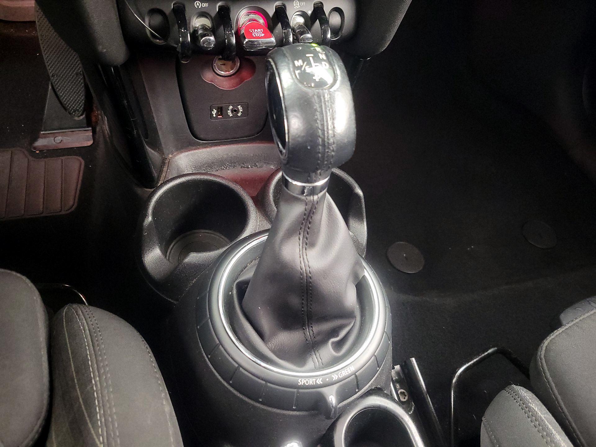 Thumbnail: 2015 MINI Cooper - 16