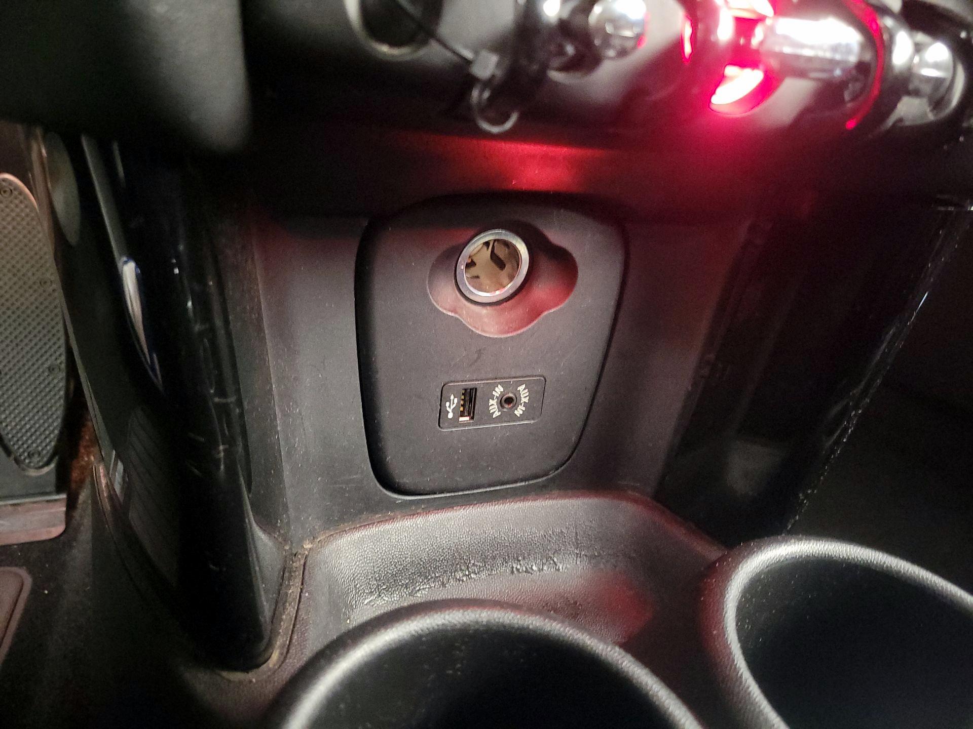 Thumbnail: 2015 MINI Cooper - 17