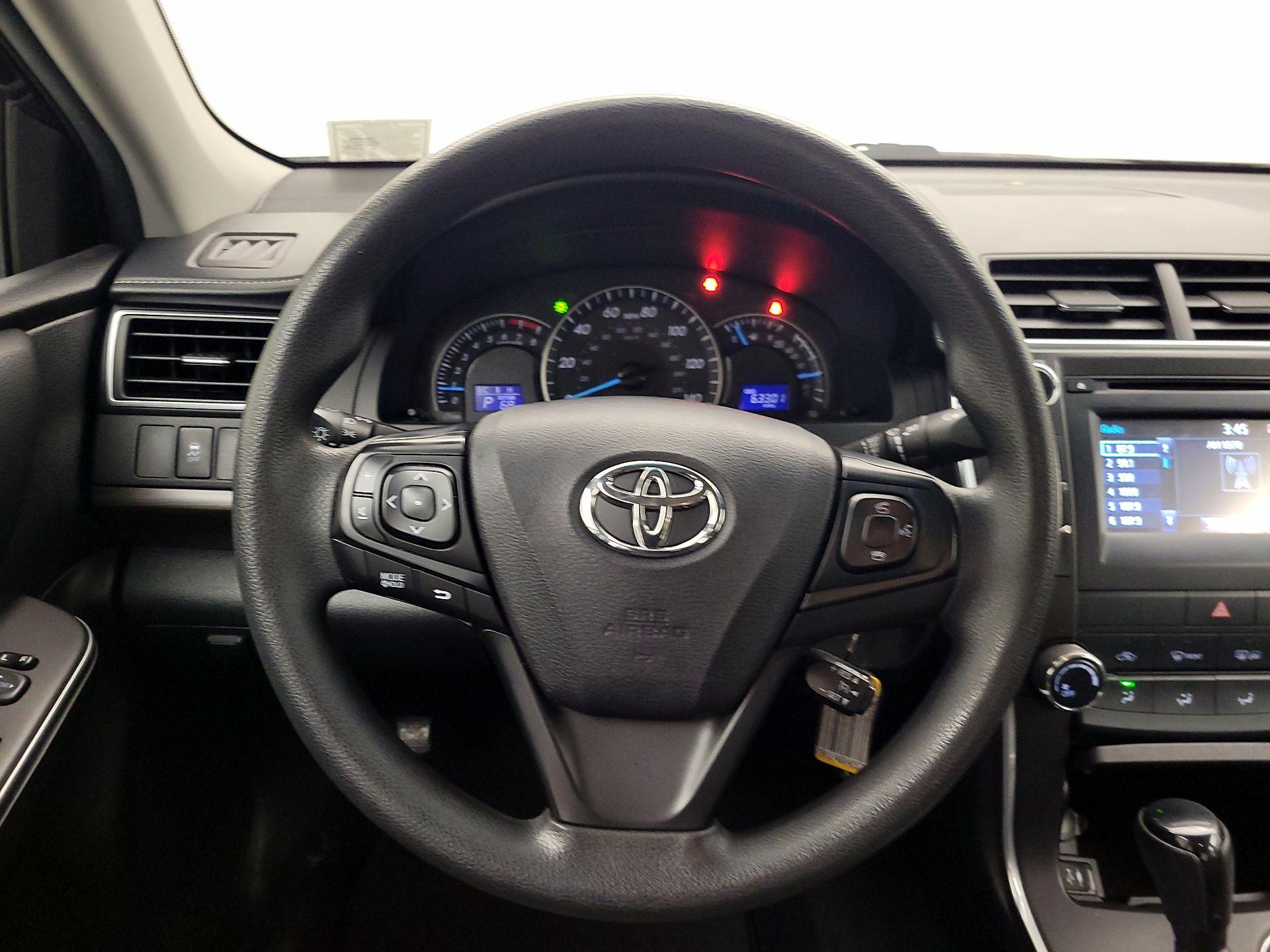 Thumbnail: 2015 Toyota Camry - 10